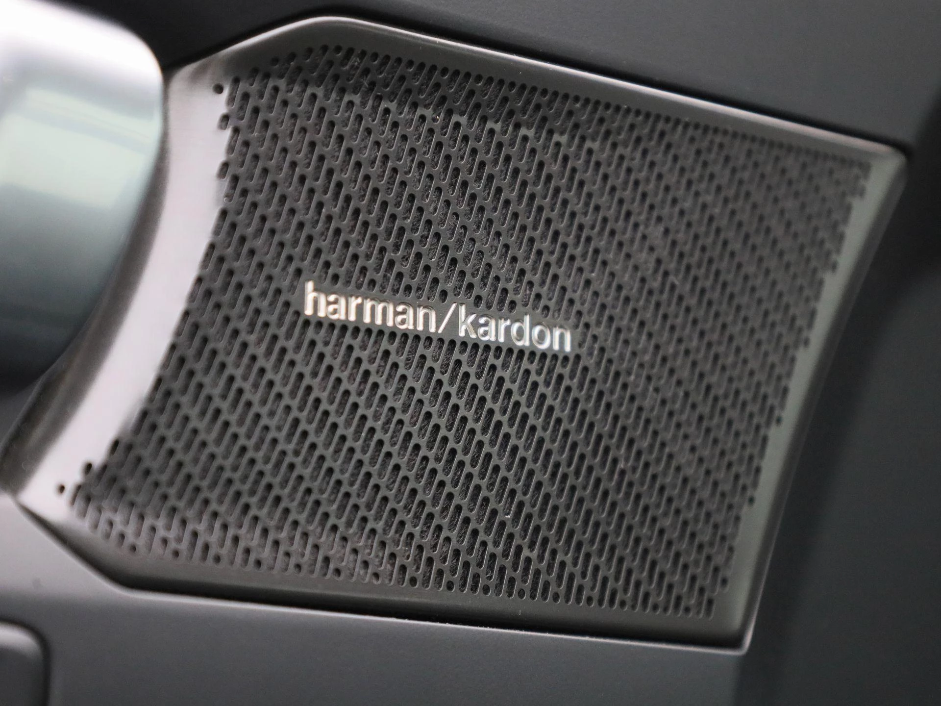 Volvo-XC40-image-34