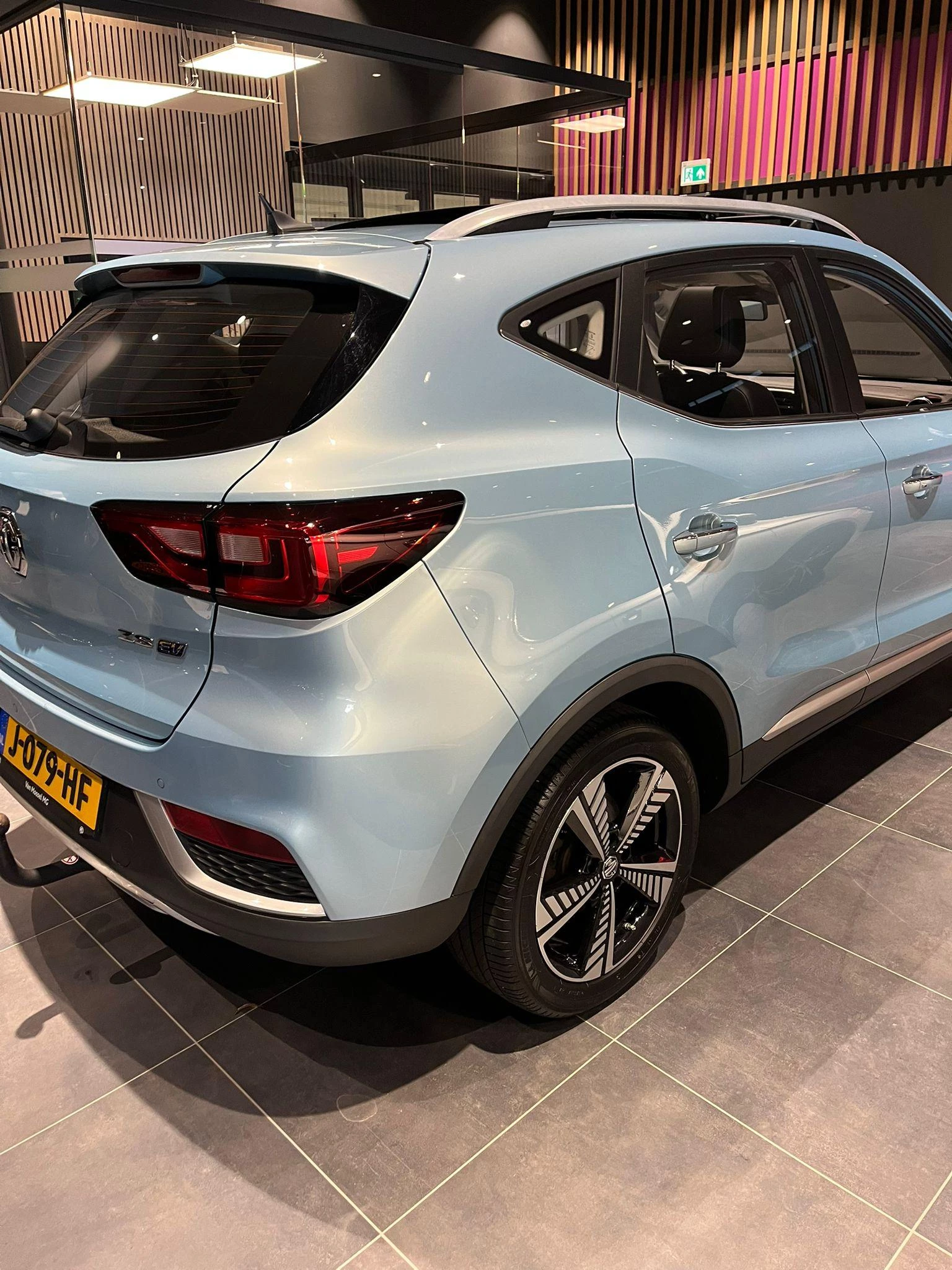 MG-ZS EV-image-8