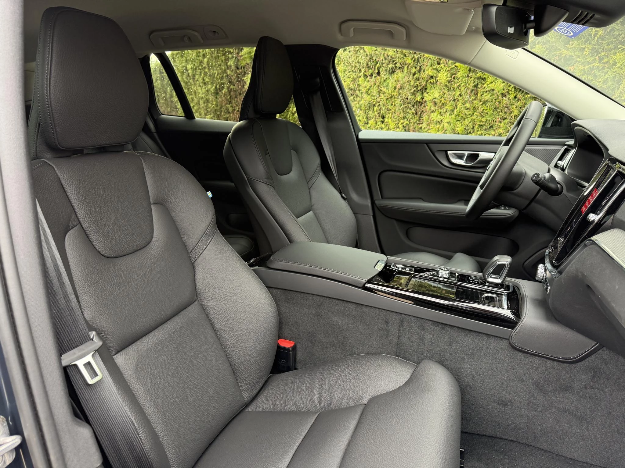 Volvo V60 2.0 T8 Plug-in hybrid AWD Plus Dark