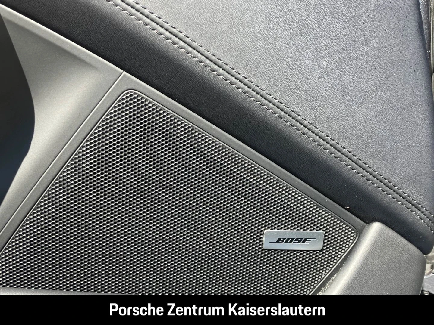 Porsche 911 992 Carrera Cabrio Sportabgas Surround-View carrera