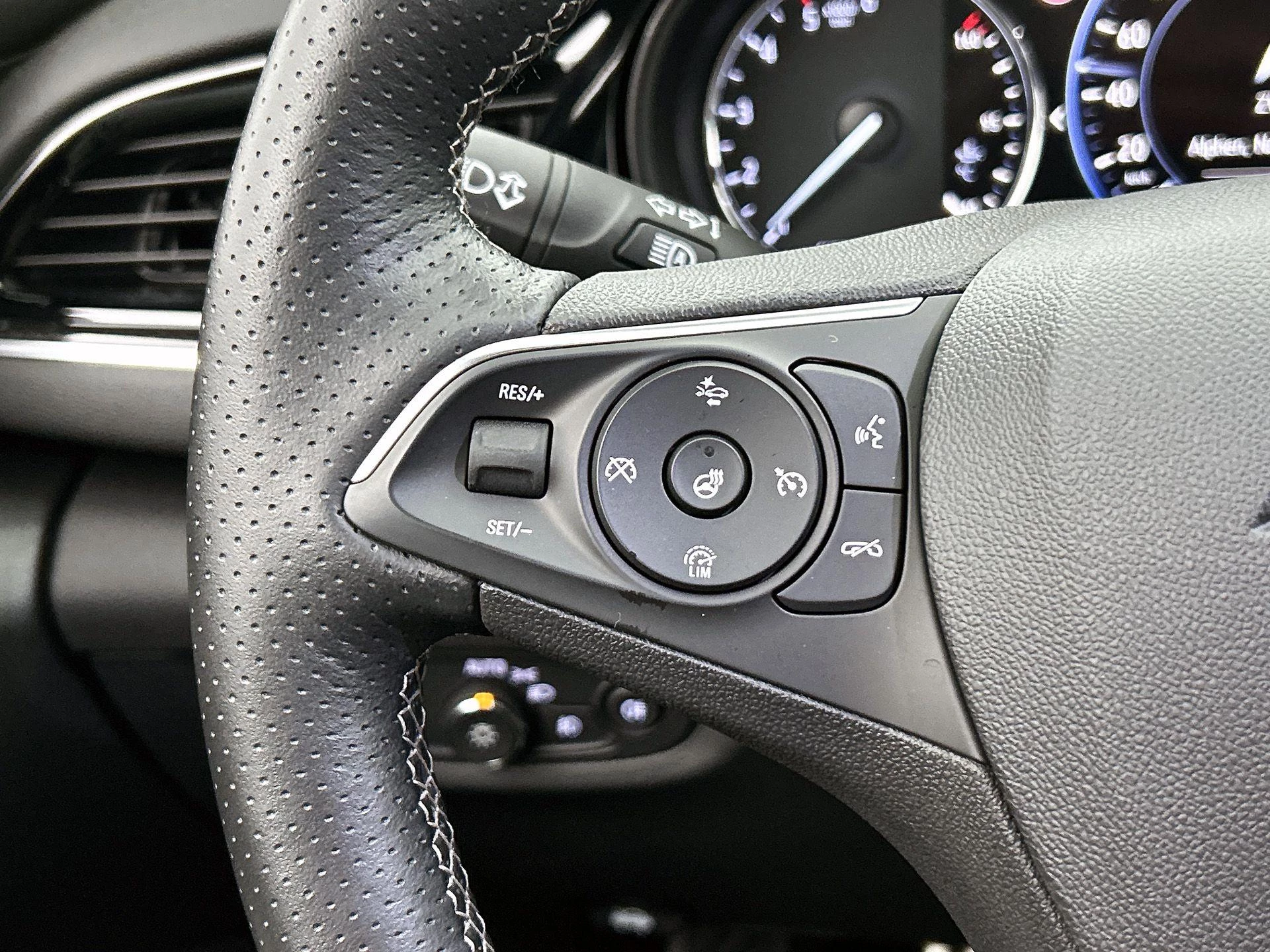Opel-Insignia-image-5