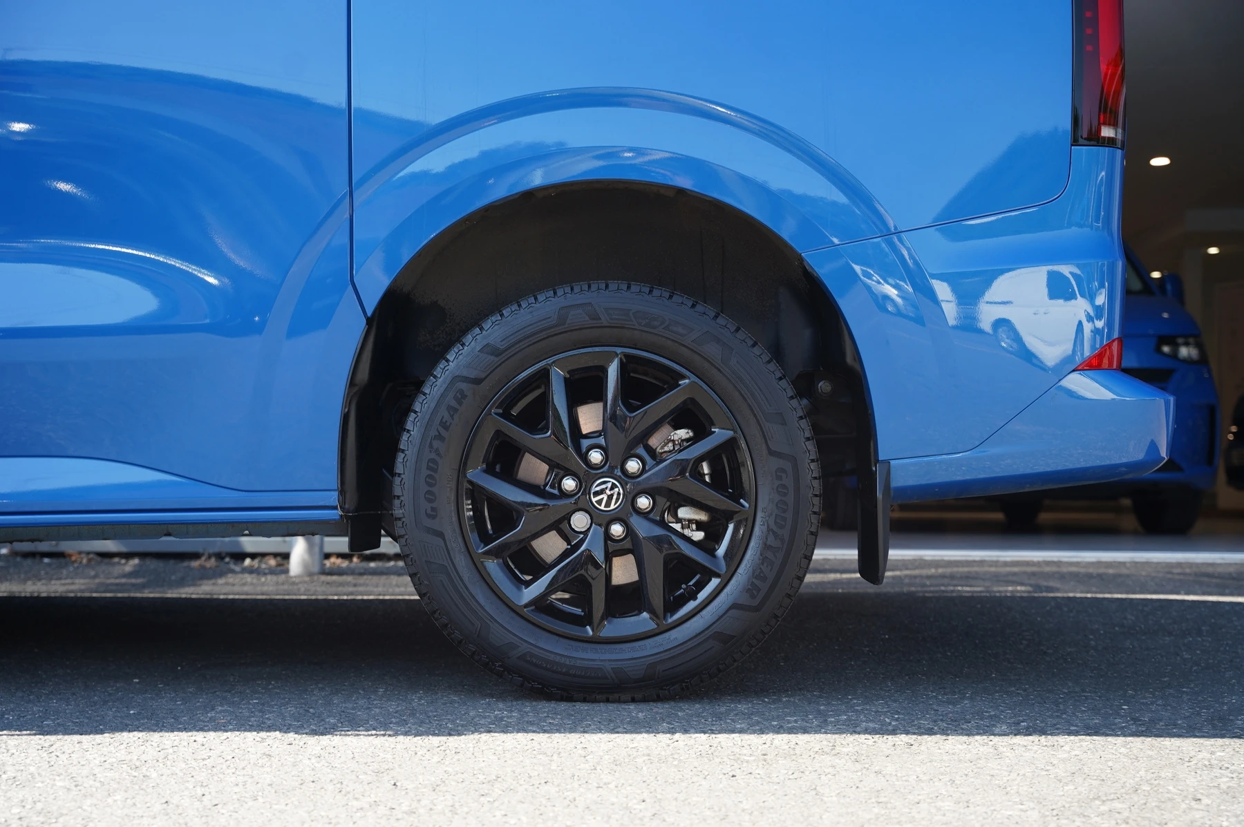 Volkswagen-Transporter-image-20