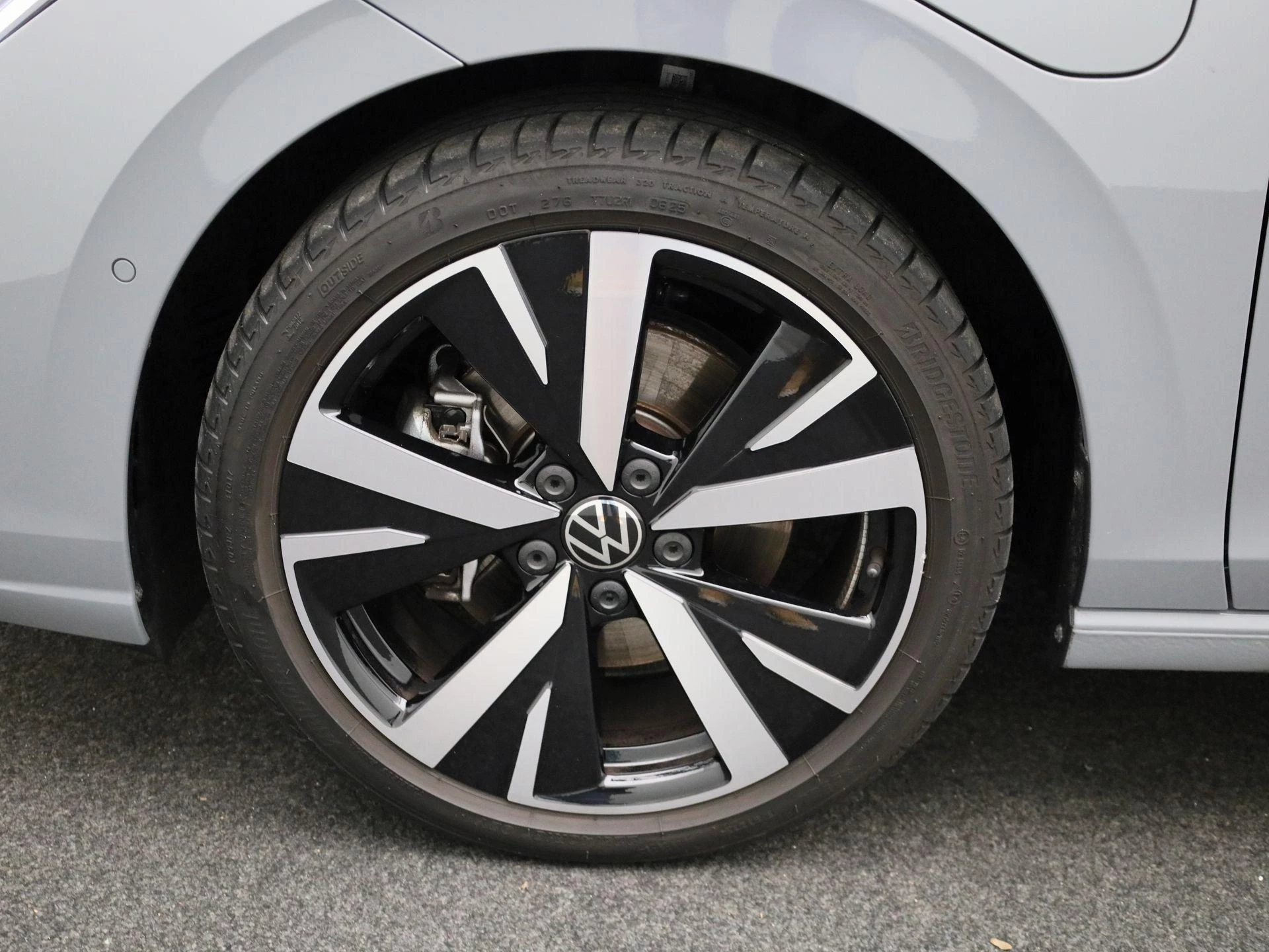 Volkswagen-Golf-image-13