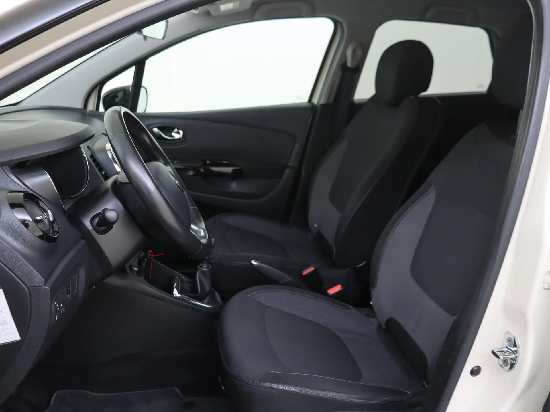 Renault-Captur-image-10