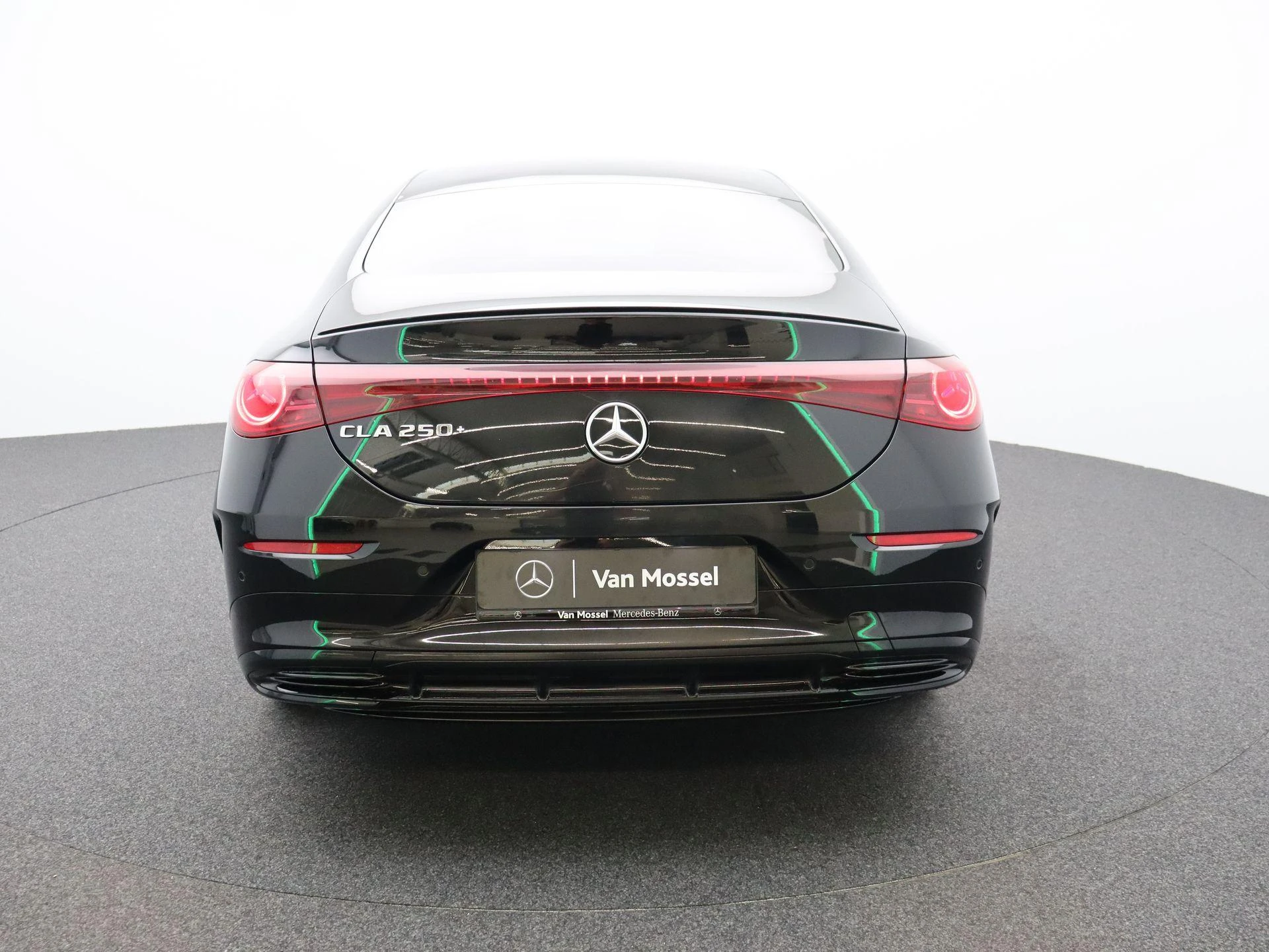Mercedes-Benz-CLA-image-20