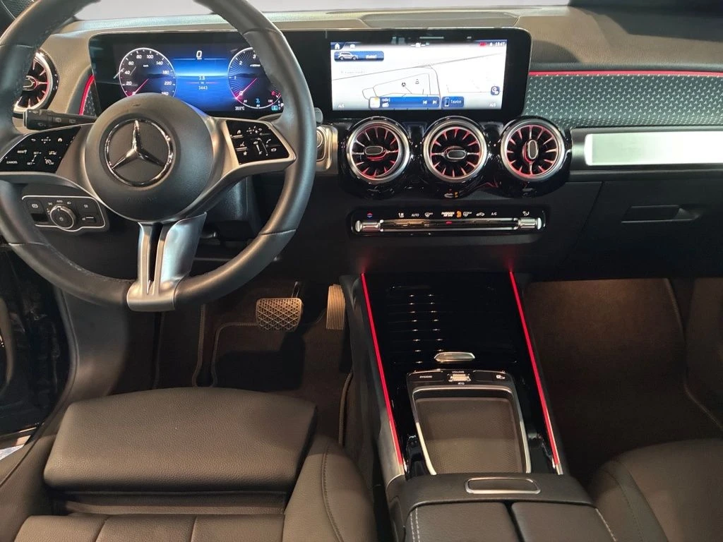 Mercedes-Benz-GLB 200 d-image-11