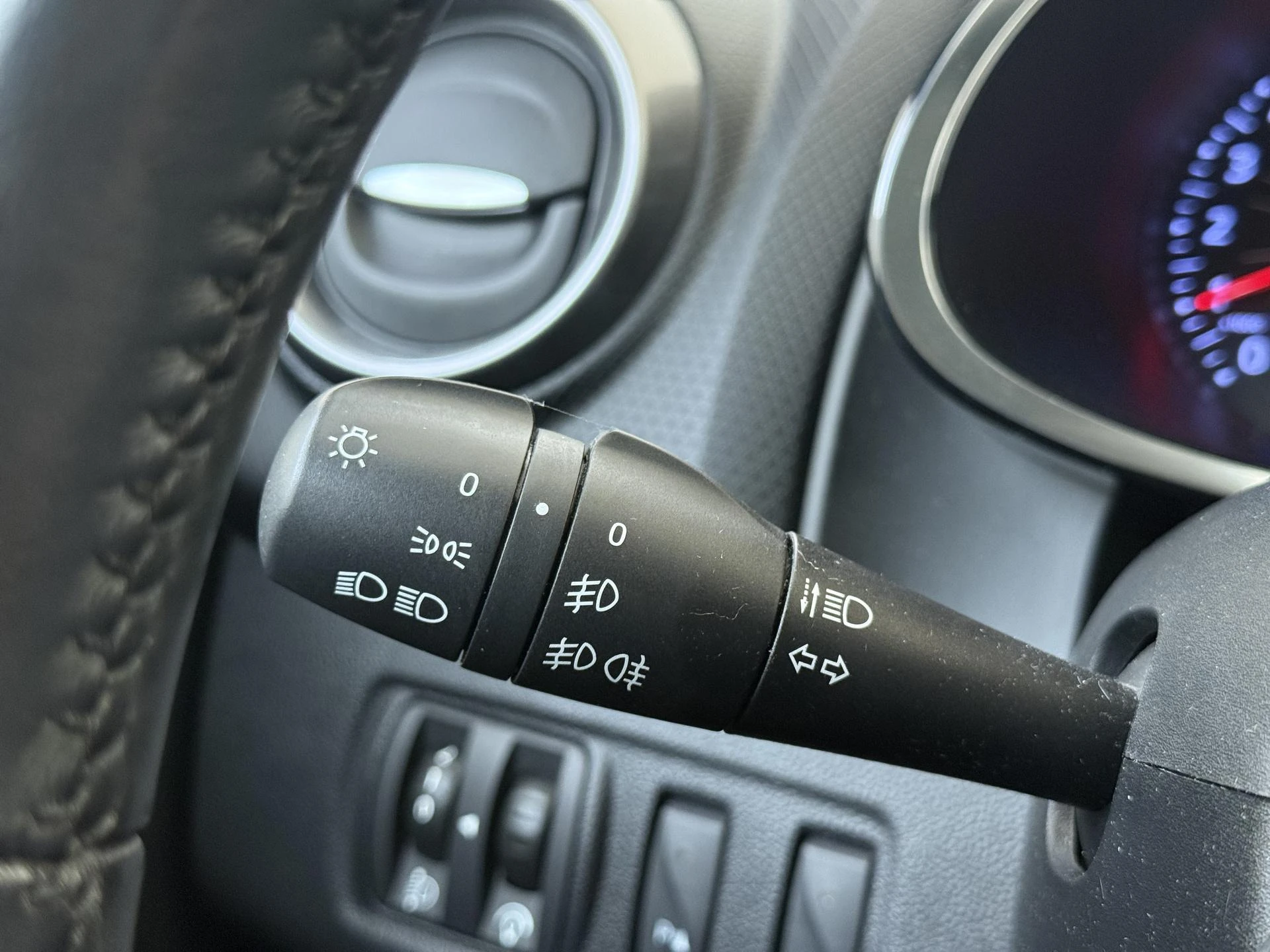 Renault-Clio-image-23