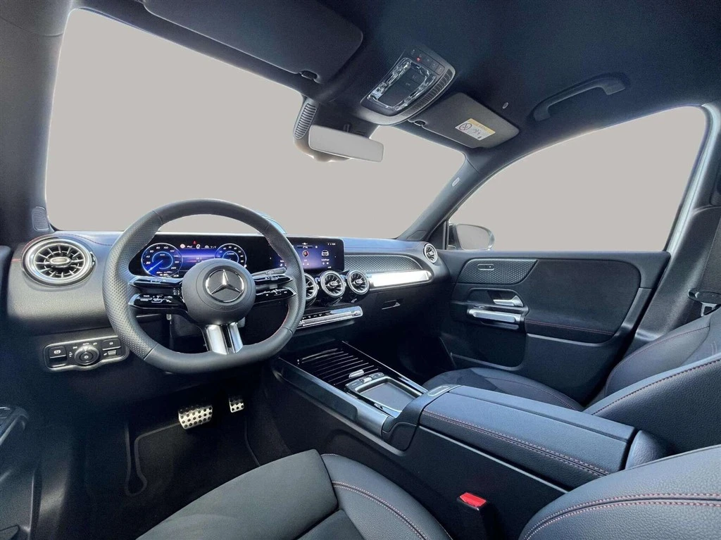 Mercedes-Benz-EQB-image-12