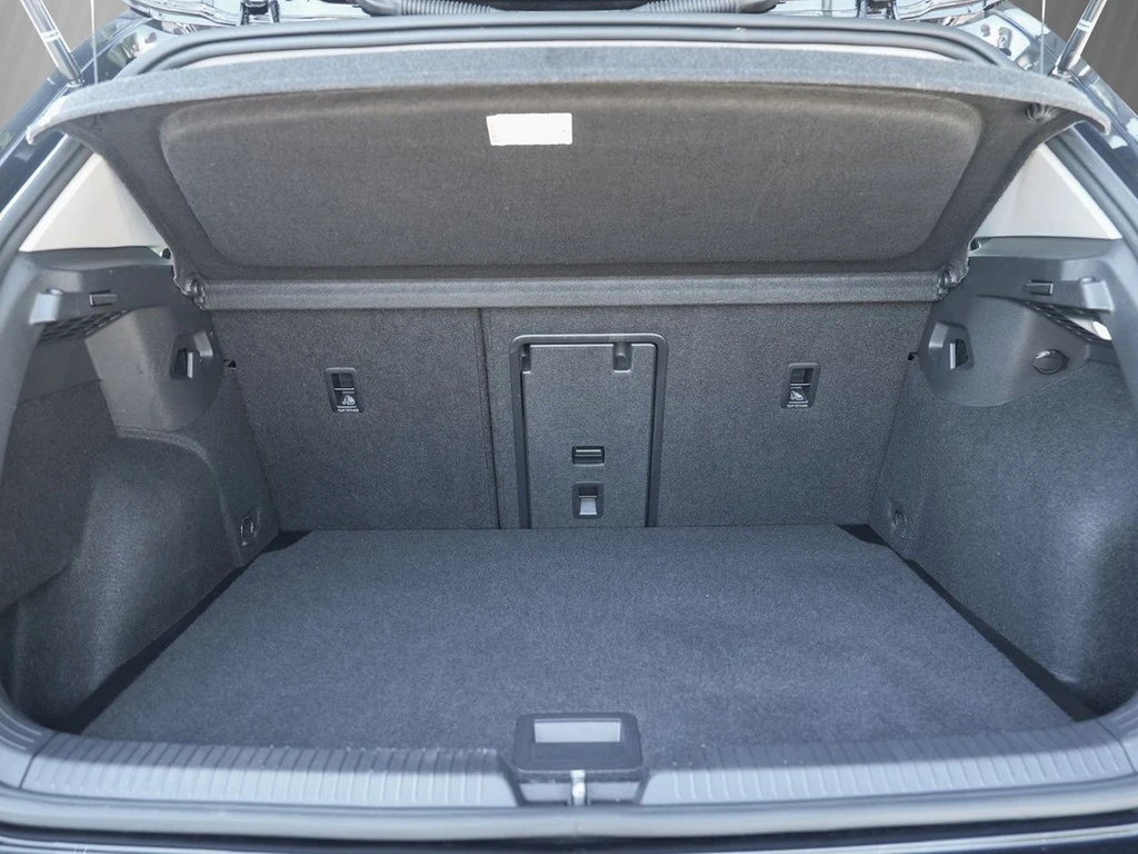Volkswagen-Golf-image-5