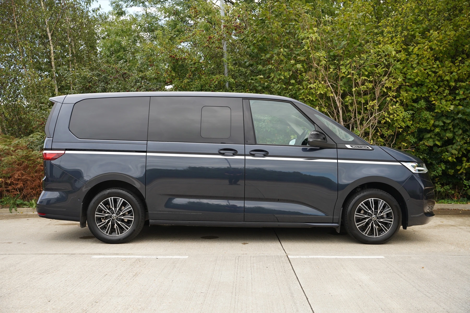 Volkswagen-Multivan-image-3