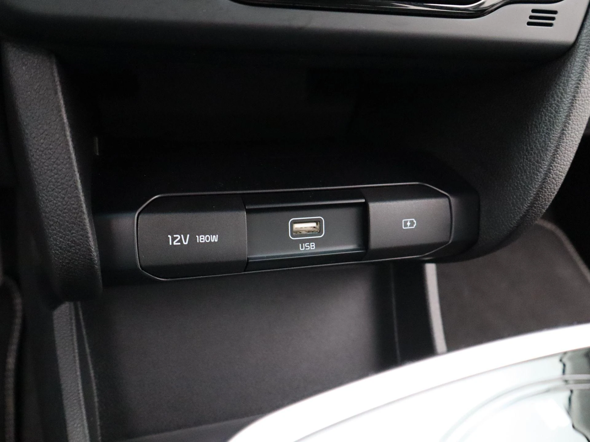 Kia-e-Niro-image-23