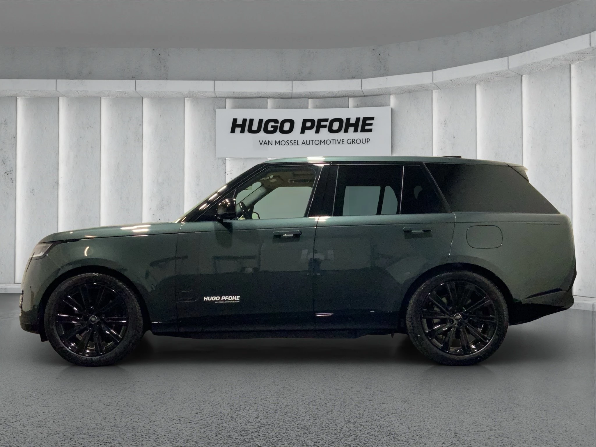 Land Rover-Range Rover-image-1