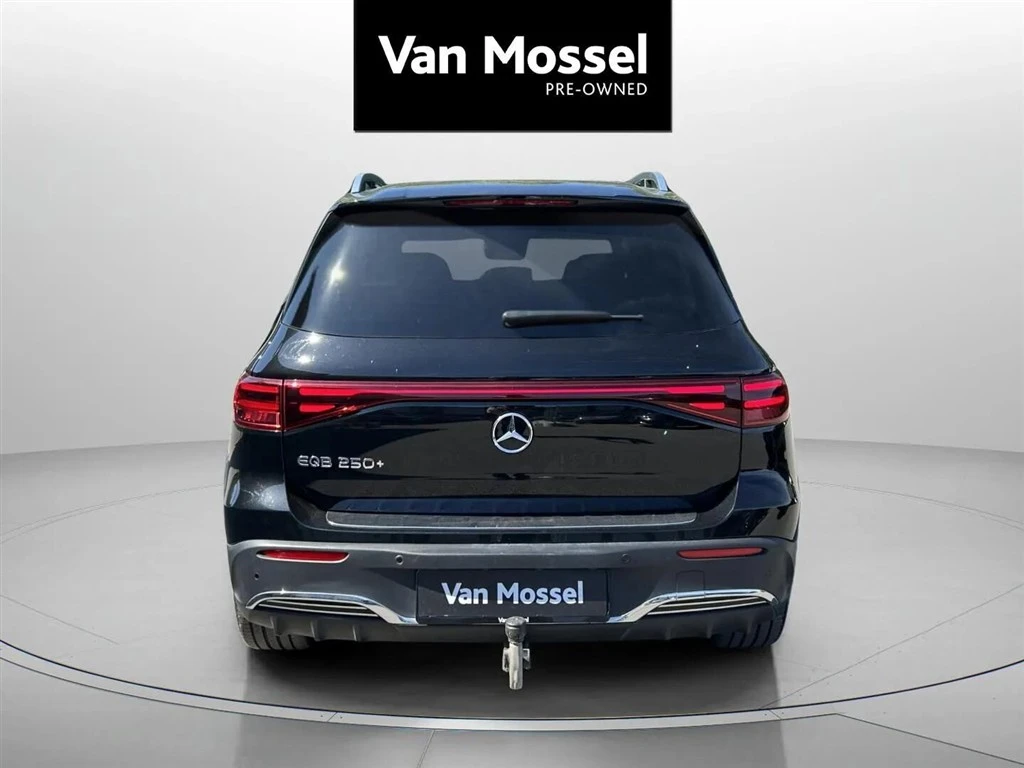 Mercedes-Benz-EQB-image-5