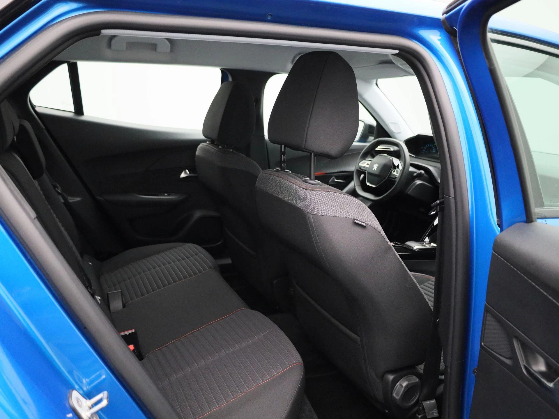 Peugeot-e-2008-image-41