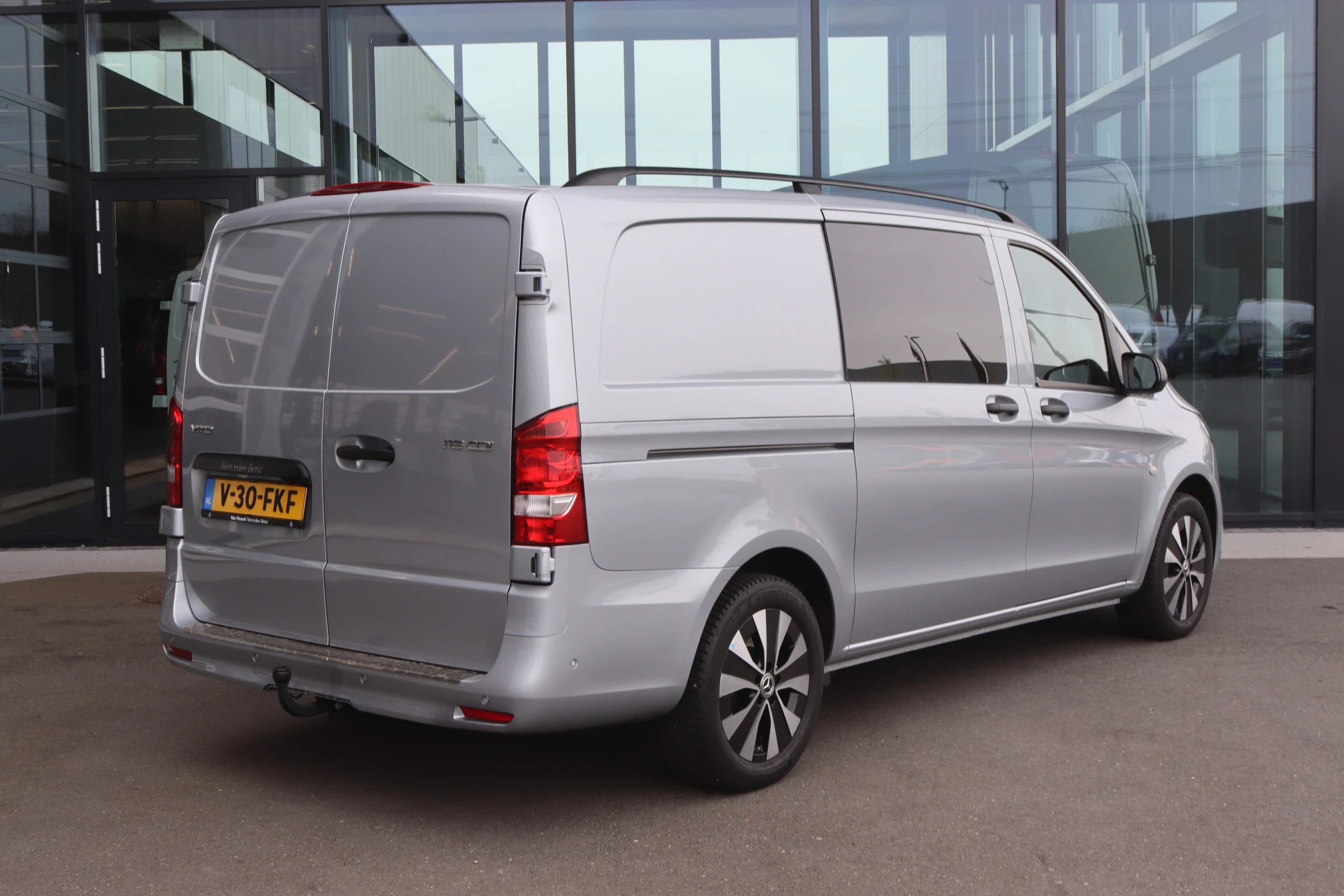 Mercedes-Benz-Vito-image-1