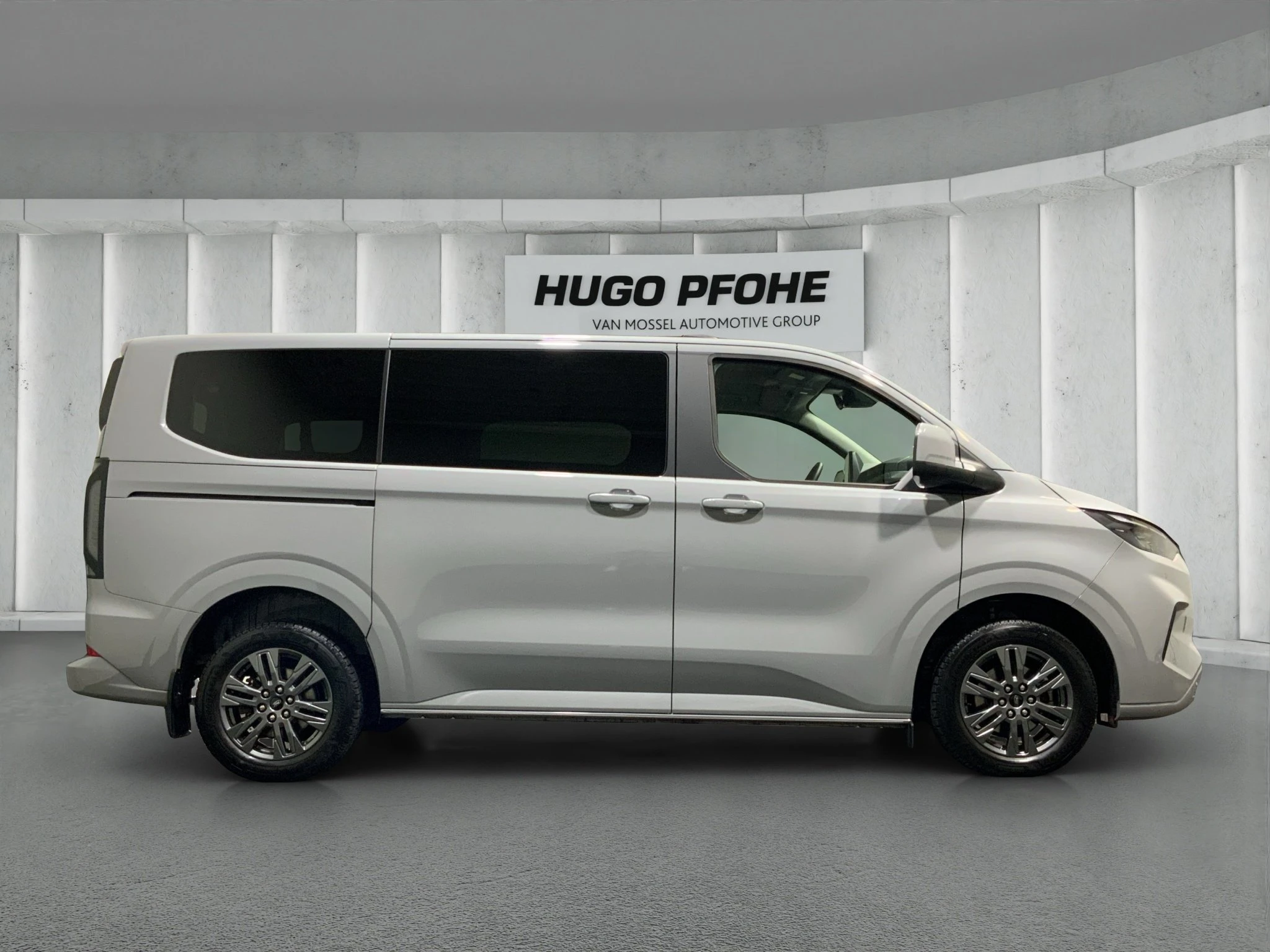 Ford-Tourneo Custom-image-4
