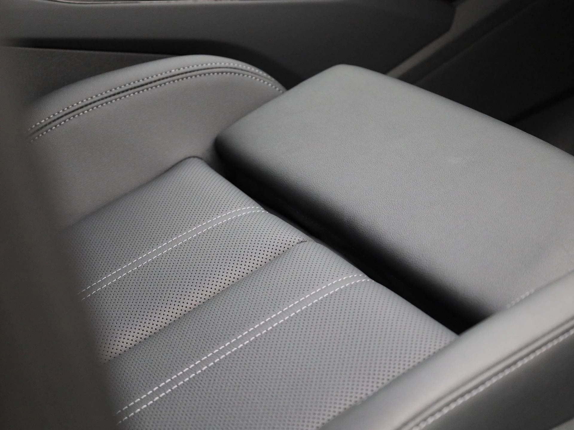 Audi-Q6 e-tron-image-47