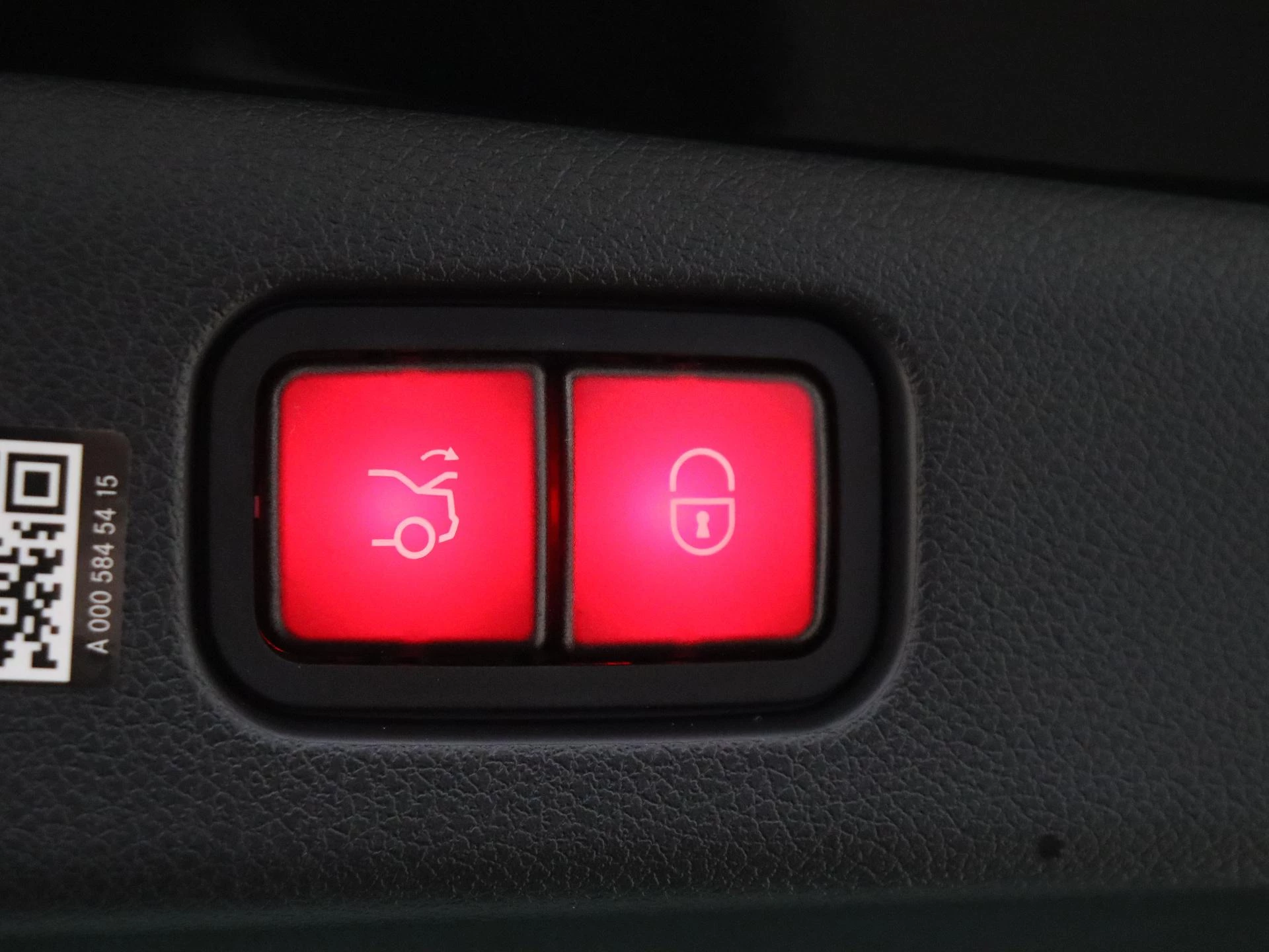 Mercedes-Benz-E-Klasse-image-35