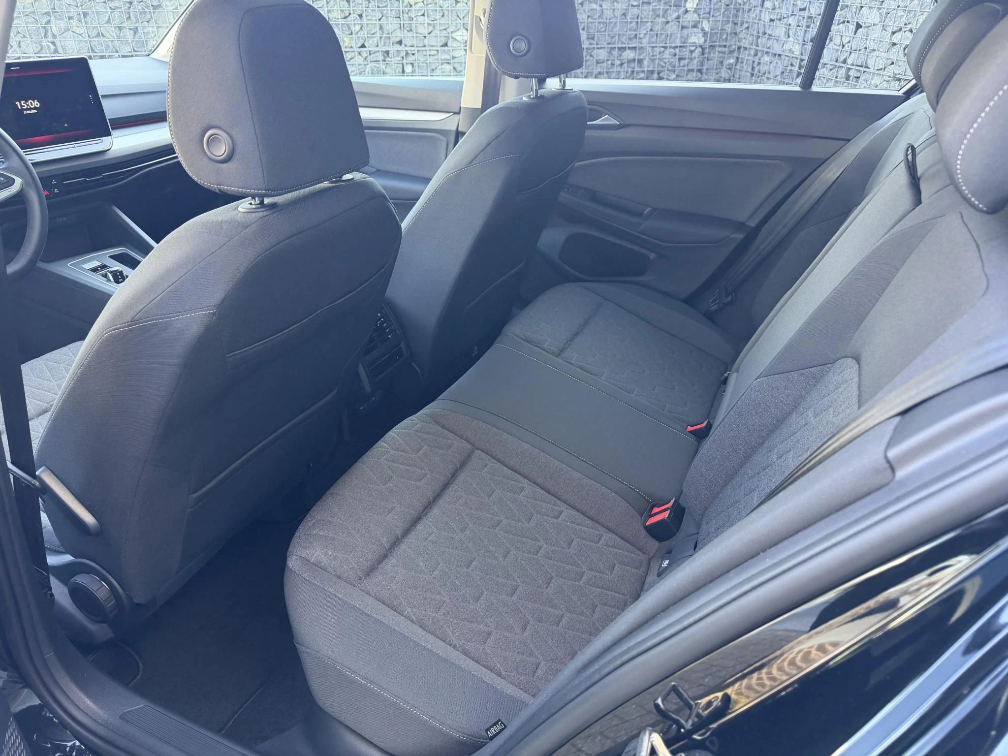 Volkswagen-Golf-image-8