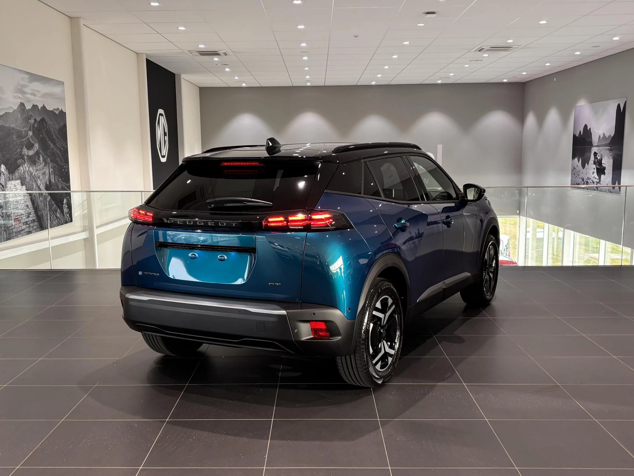 Peugeot-e-2008-image-4