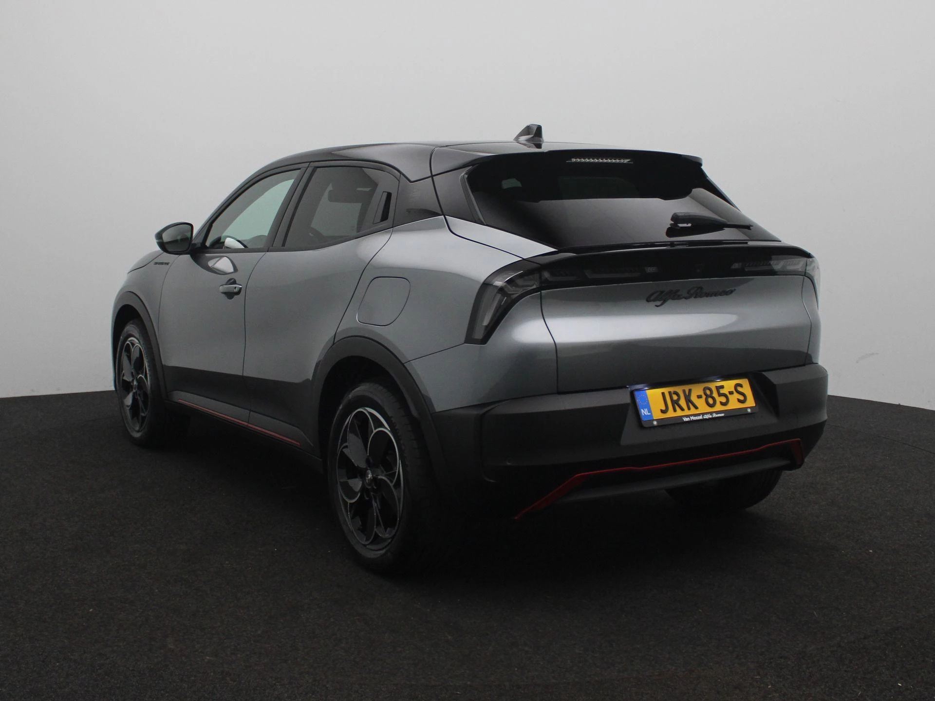 Alfa Romeo Junior Elettrica Speciale 54 kWh
