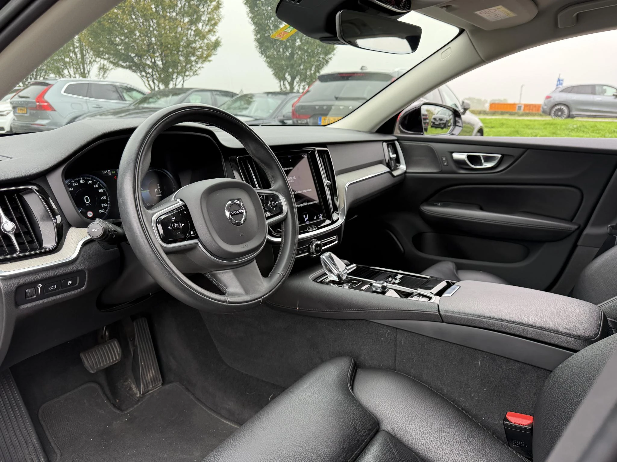 Volvo-V60-image-15