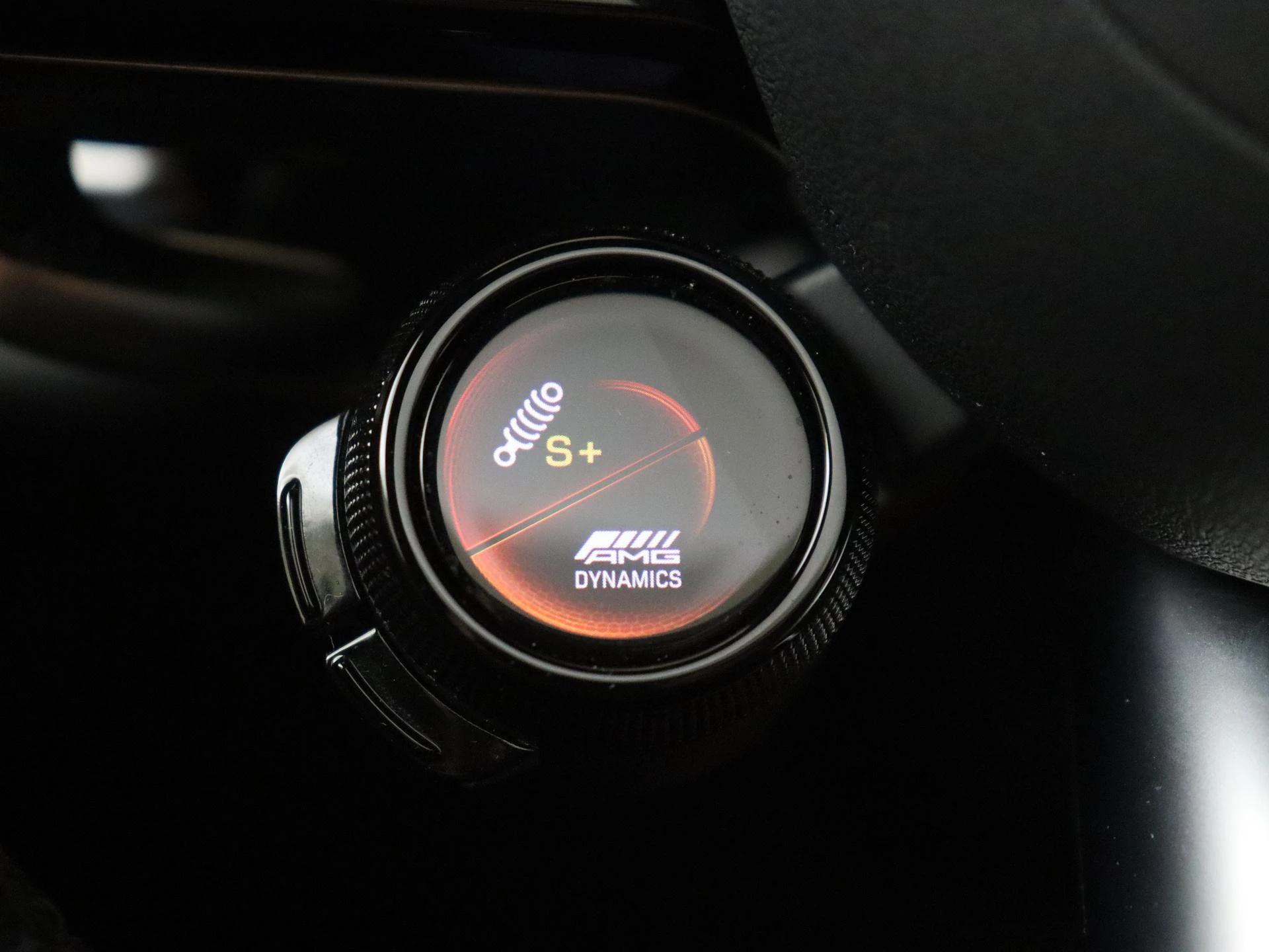 Mercedes-Benz-E-Klasse-image-16