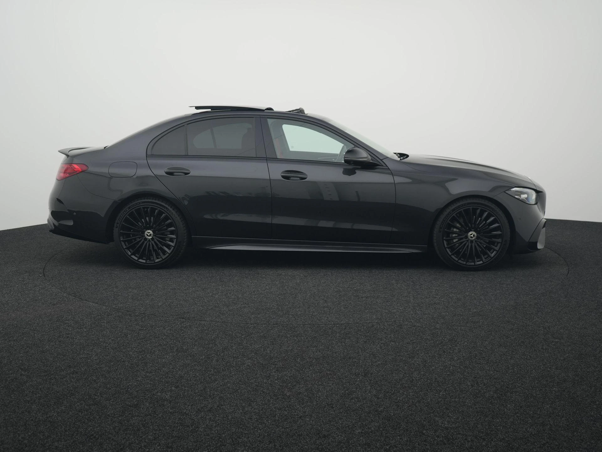 Mercedes-Benz-C-Klasse-image-5