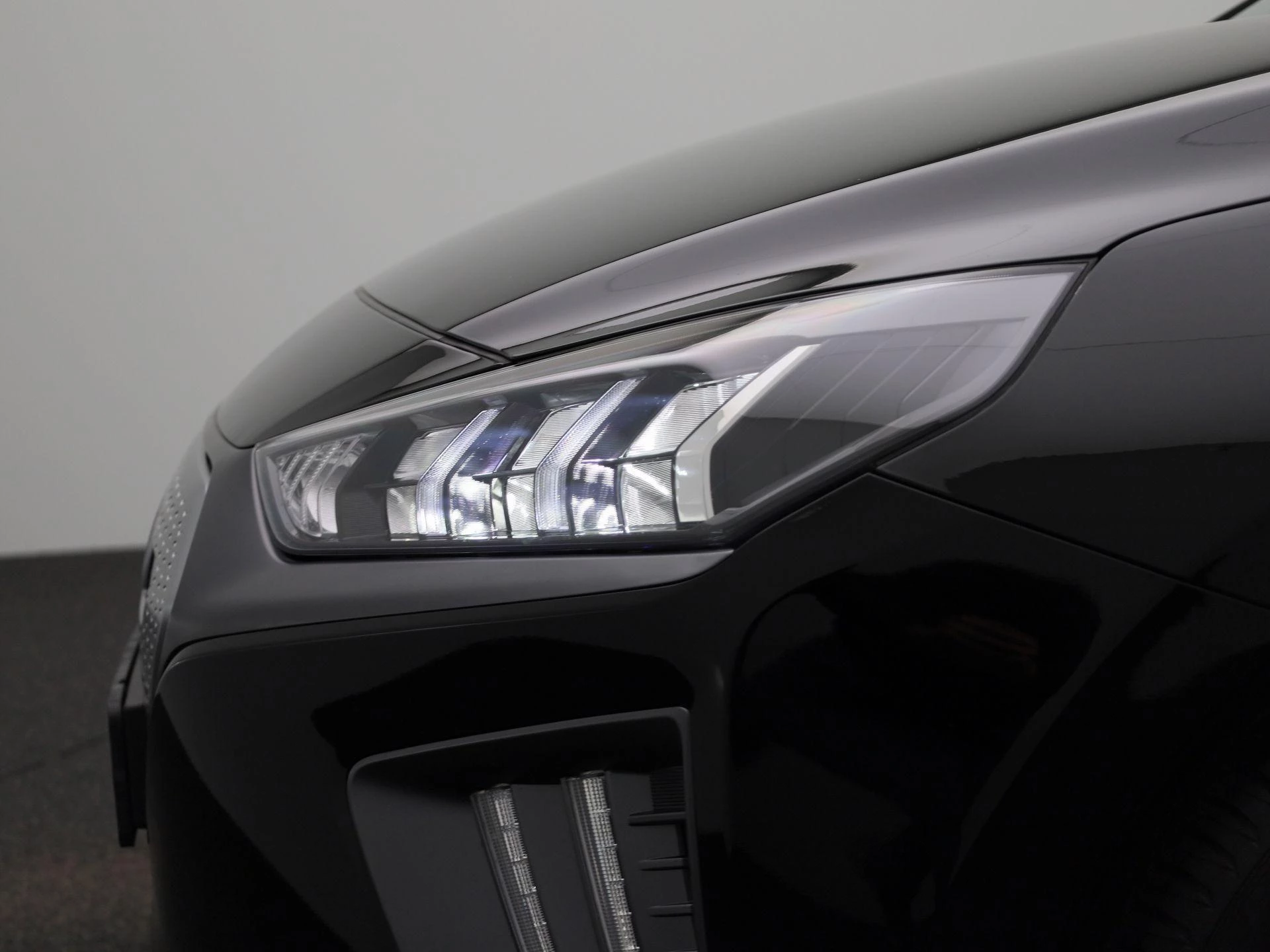 Hyundai-IONIQ-image-14