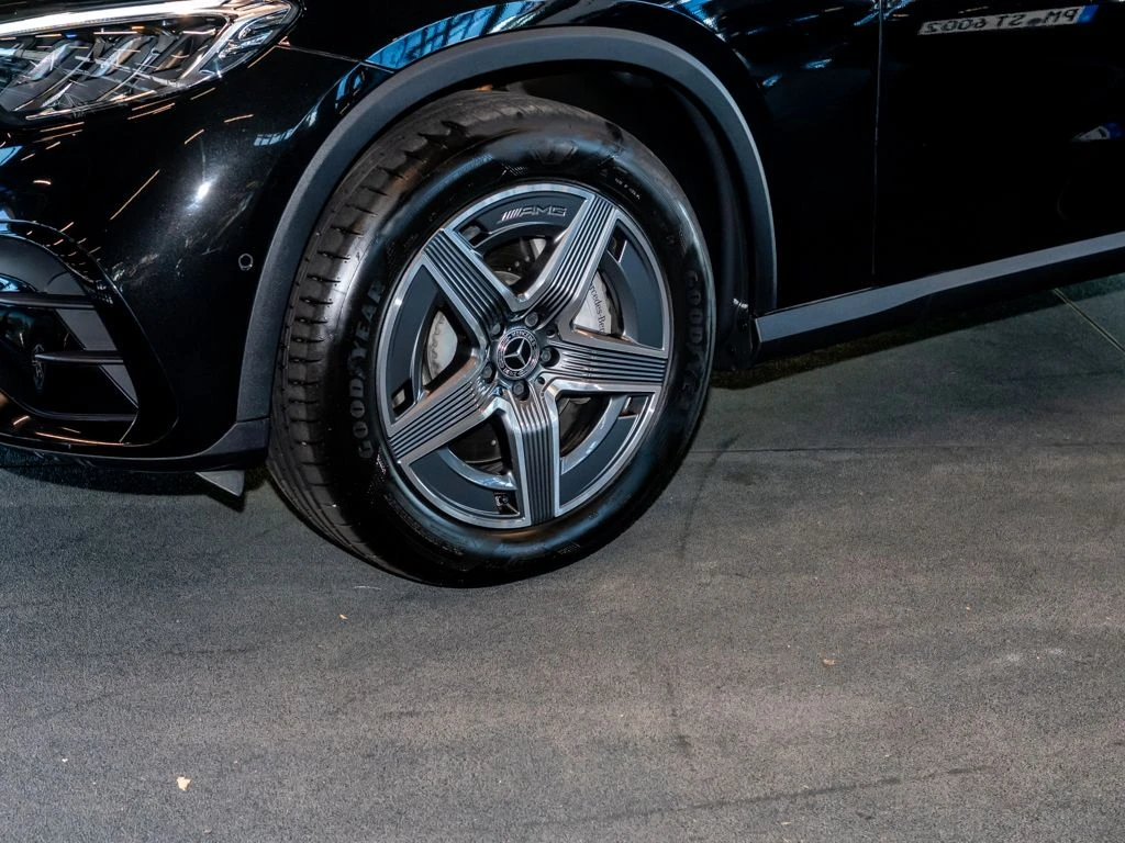 Mercedes-Benz-GLC 300 d-image-6