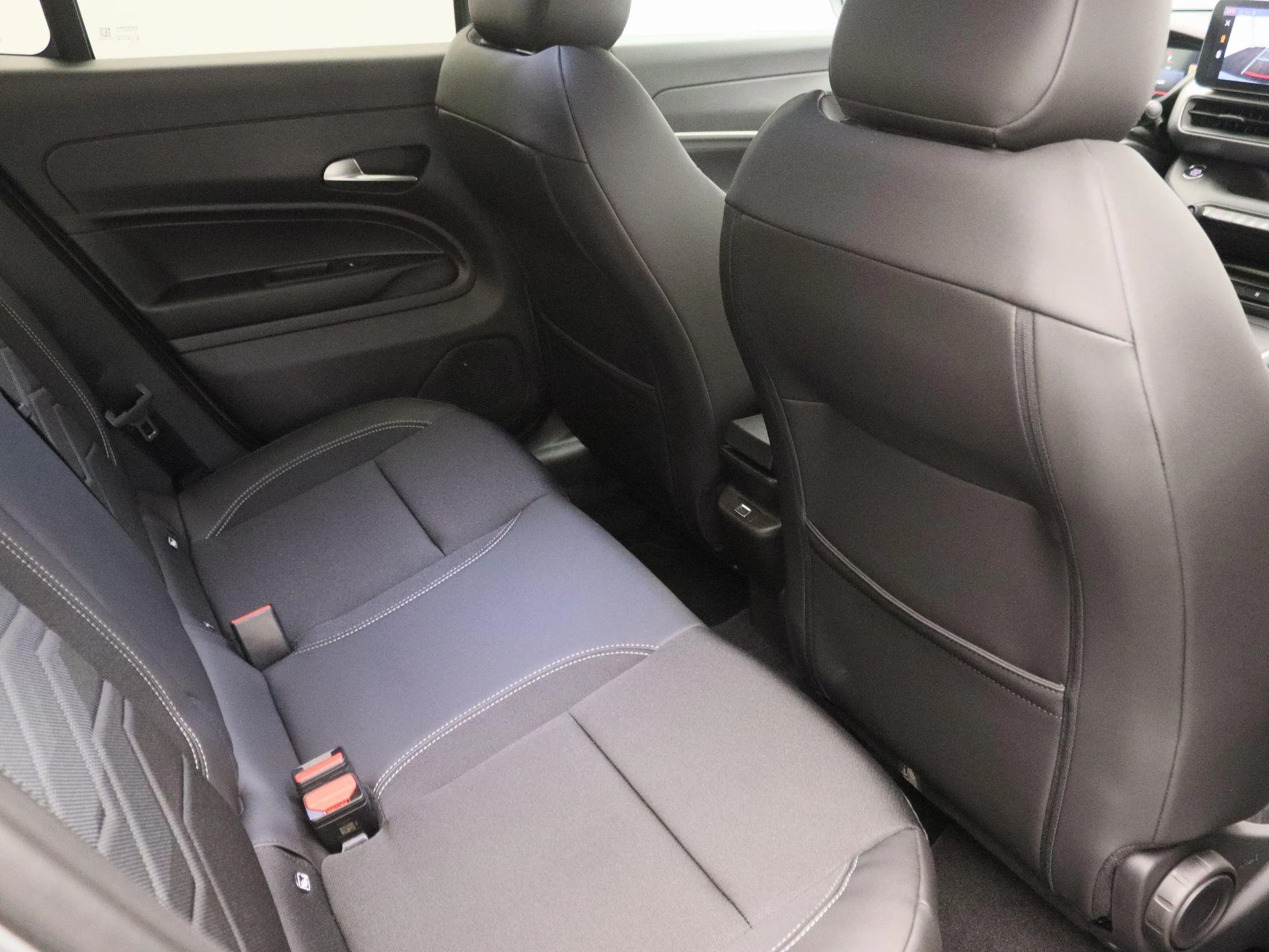 Jeep Avenger 1.2 e-Hybrid Summit