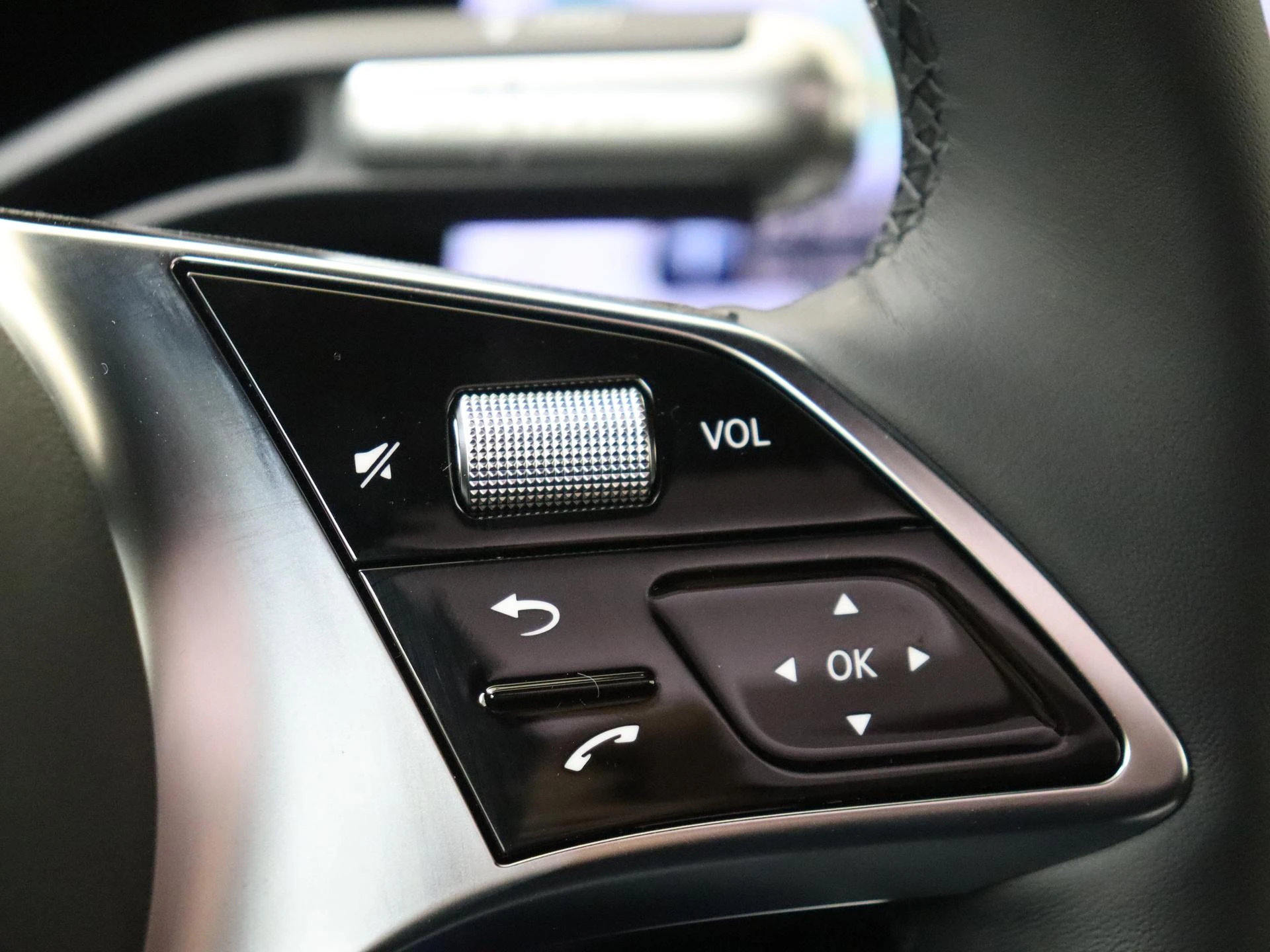 Mercedes-Benz-CLA-image-13
