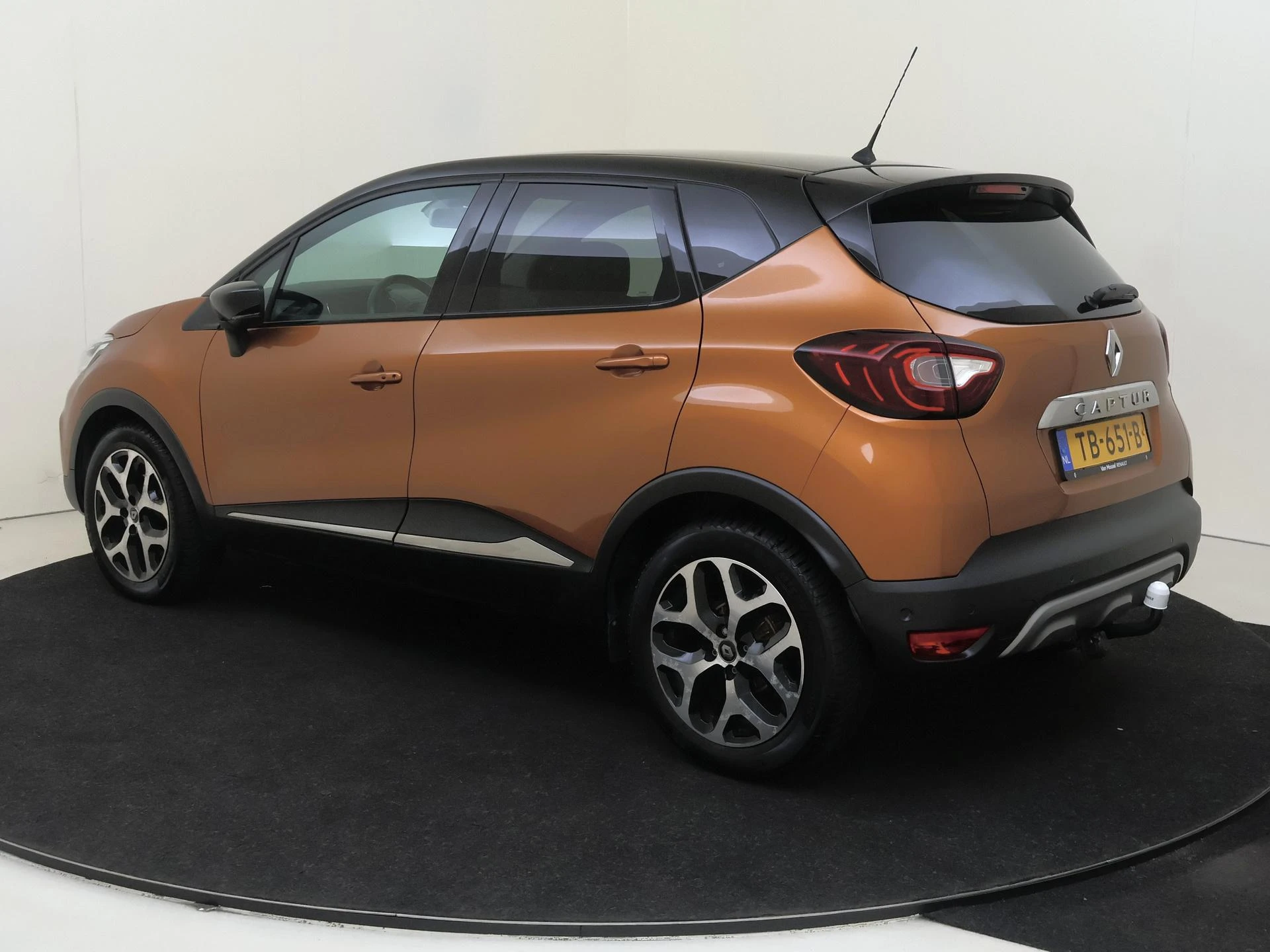 Renault-Captur-image-2