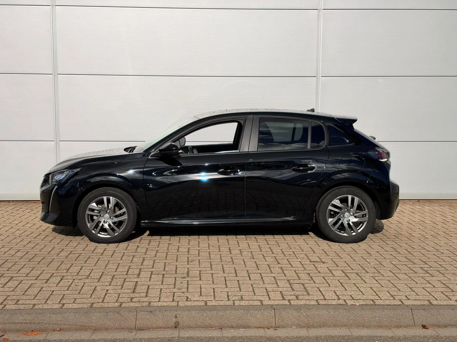 Peugeot-208-image-2