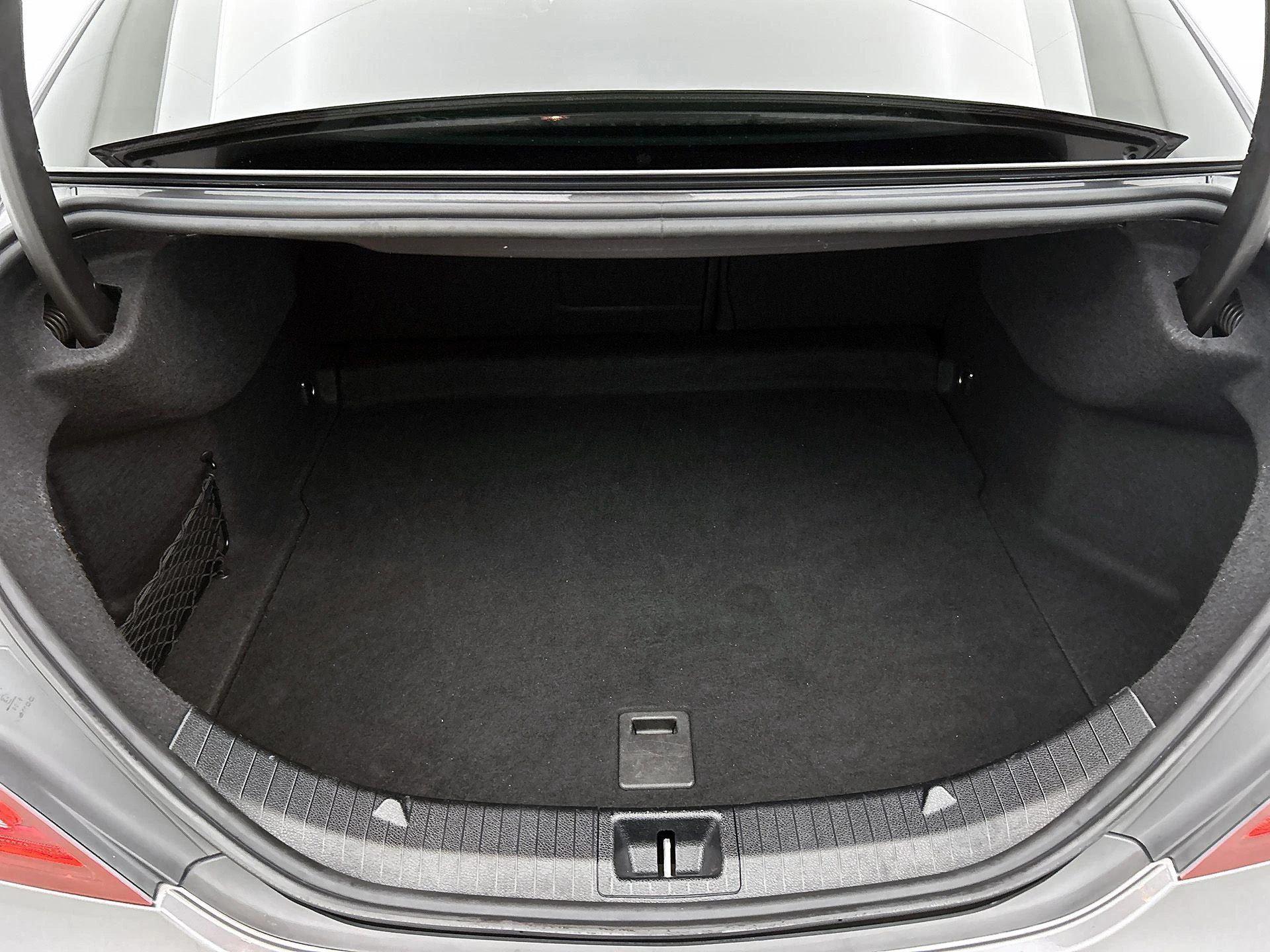 Mercedes-Benz-CLA-image-15
