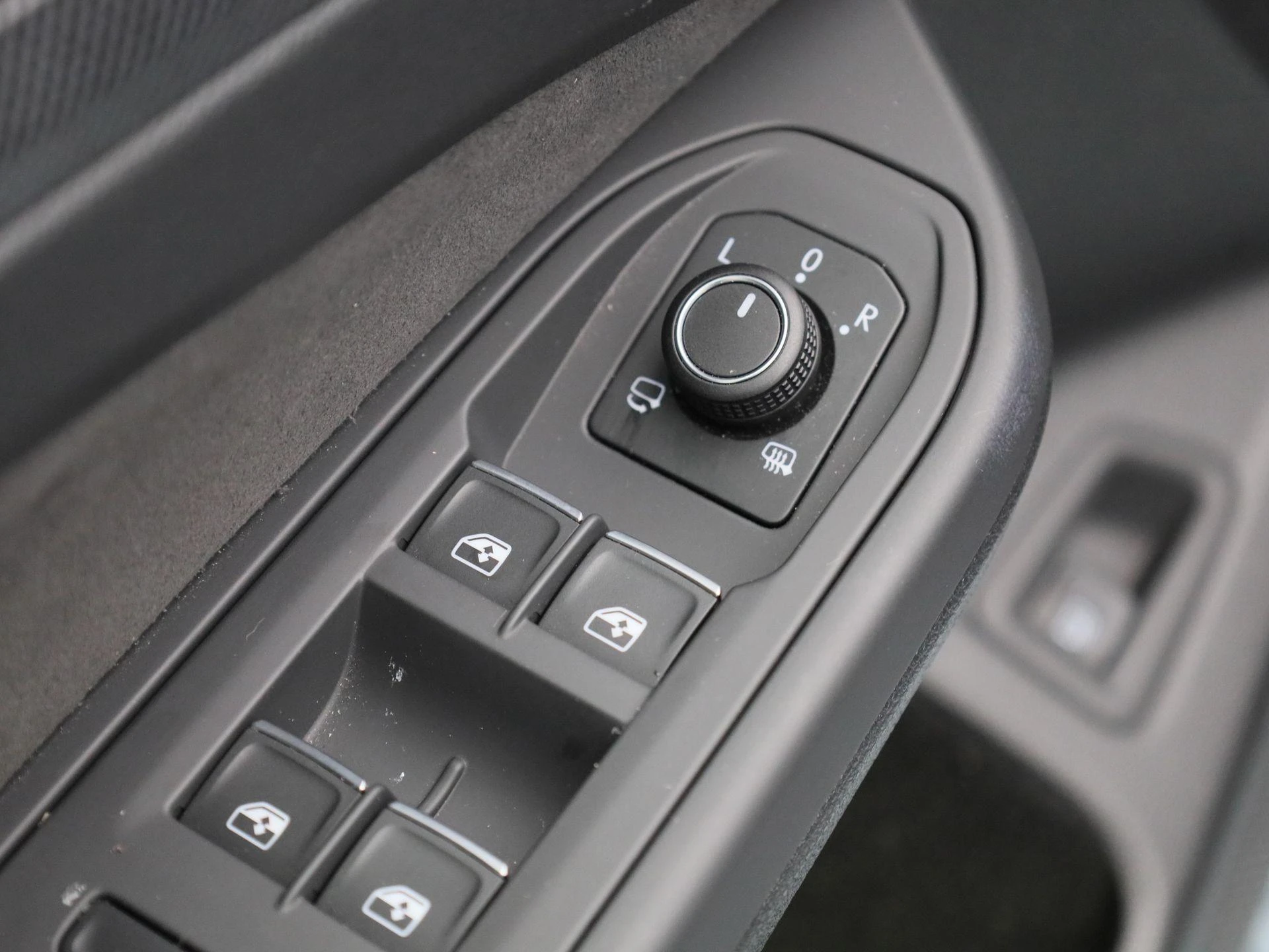 Volkswagen-Golf-image-36