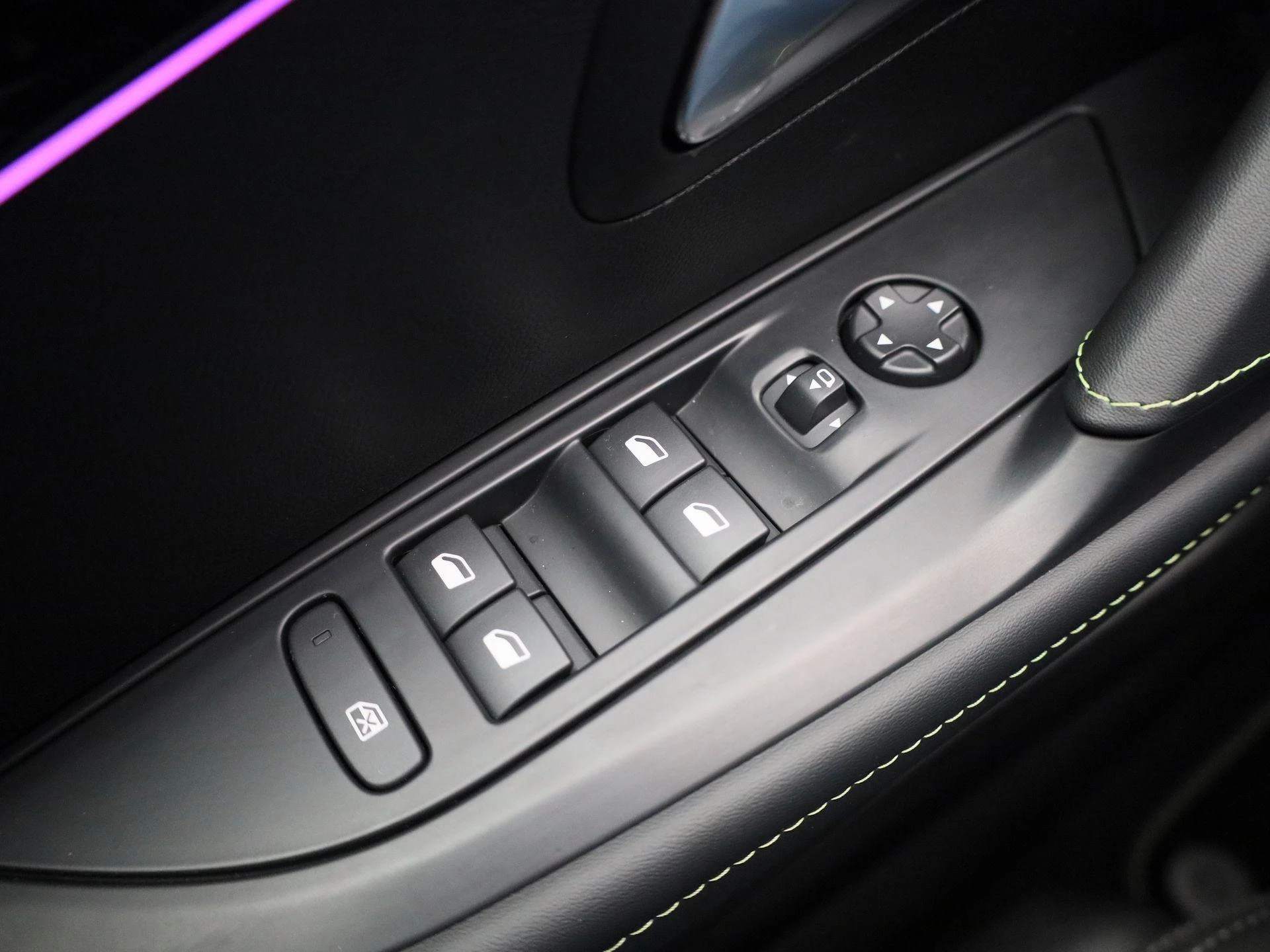 Peugeot-208-image-26