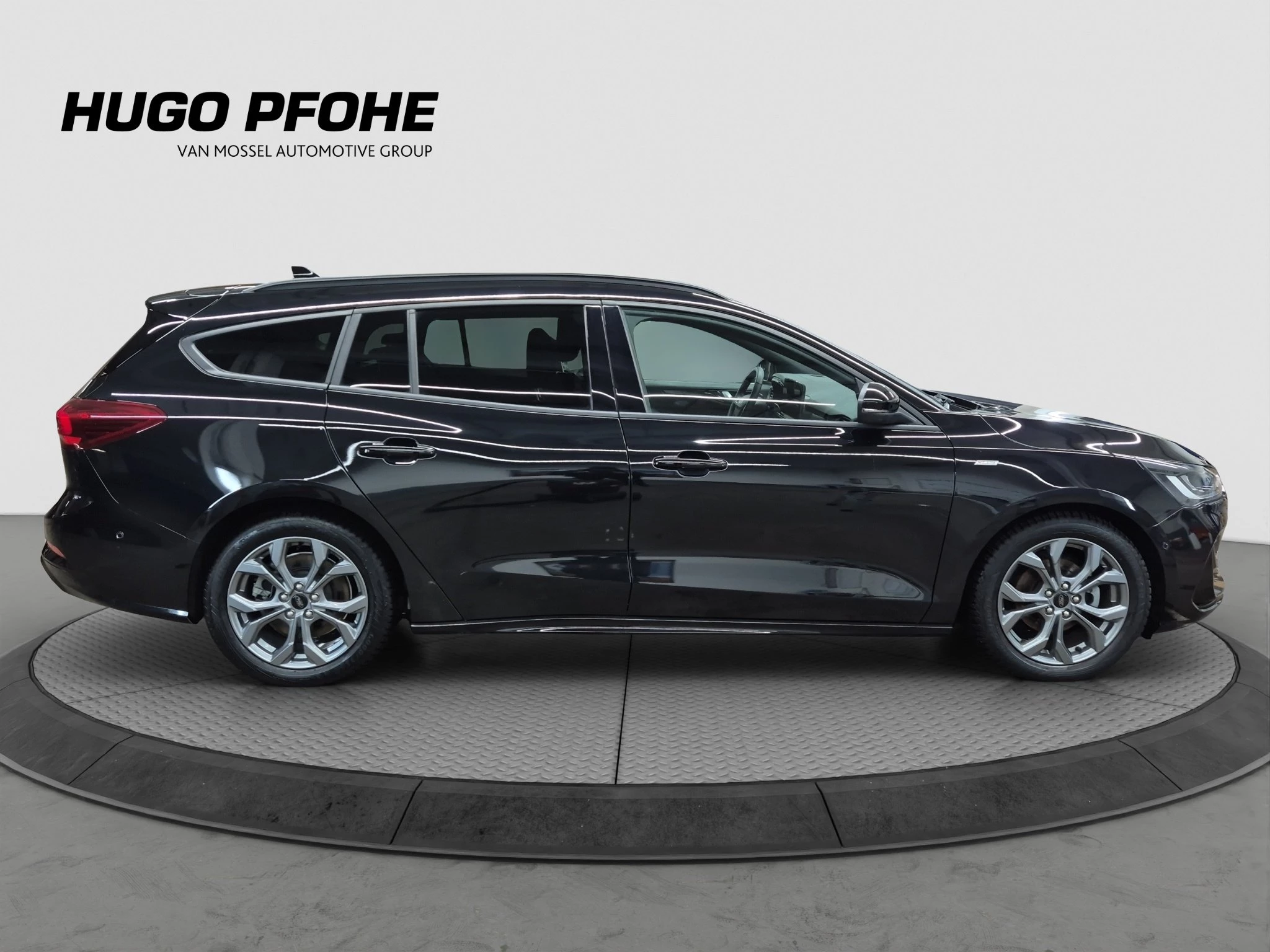 Ford Focus ST-Line X Turnier AHK ACC LED Kamera