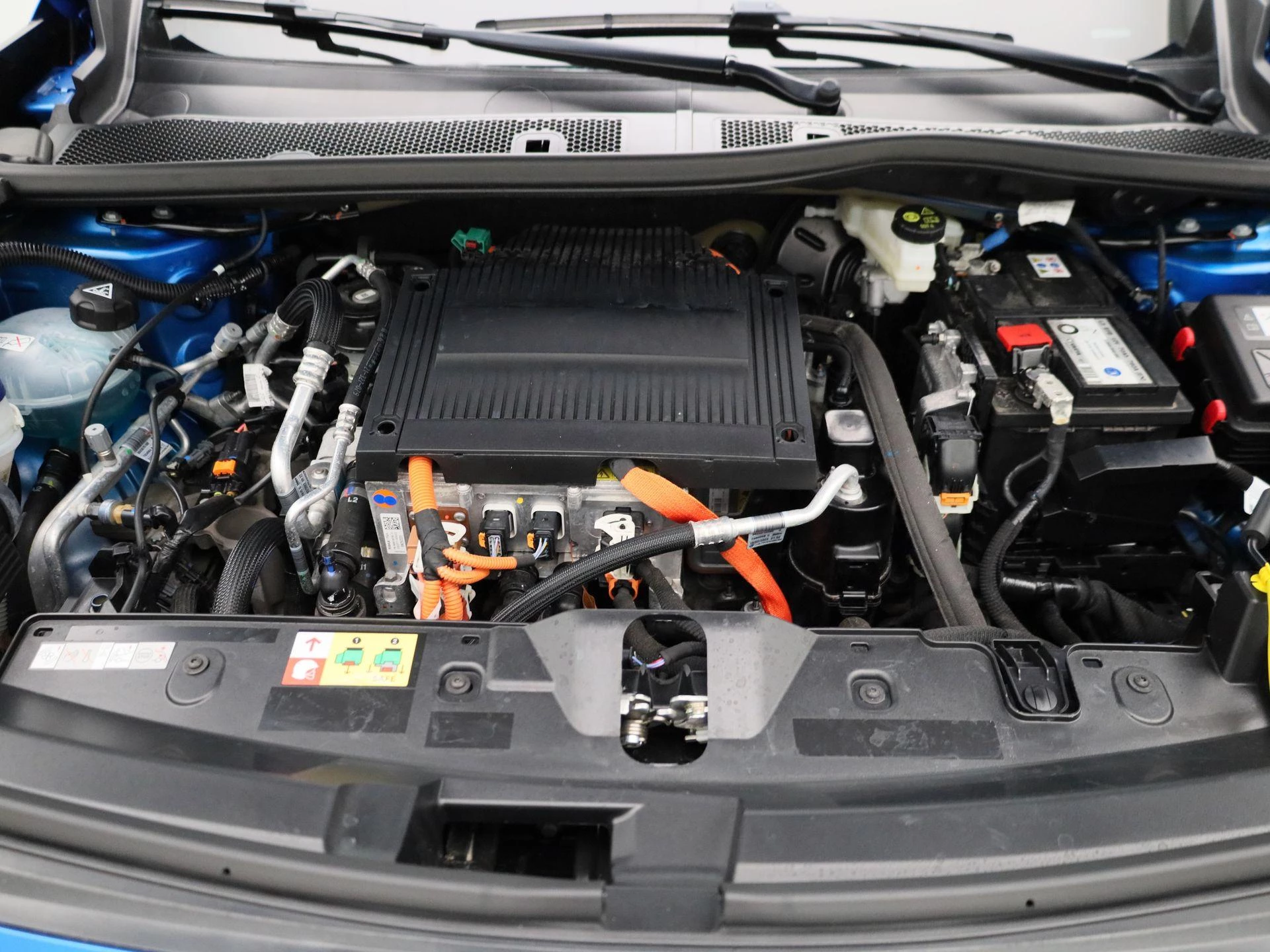 Peugeot-e-2008-image-37