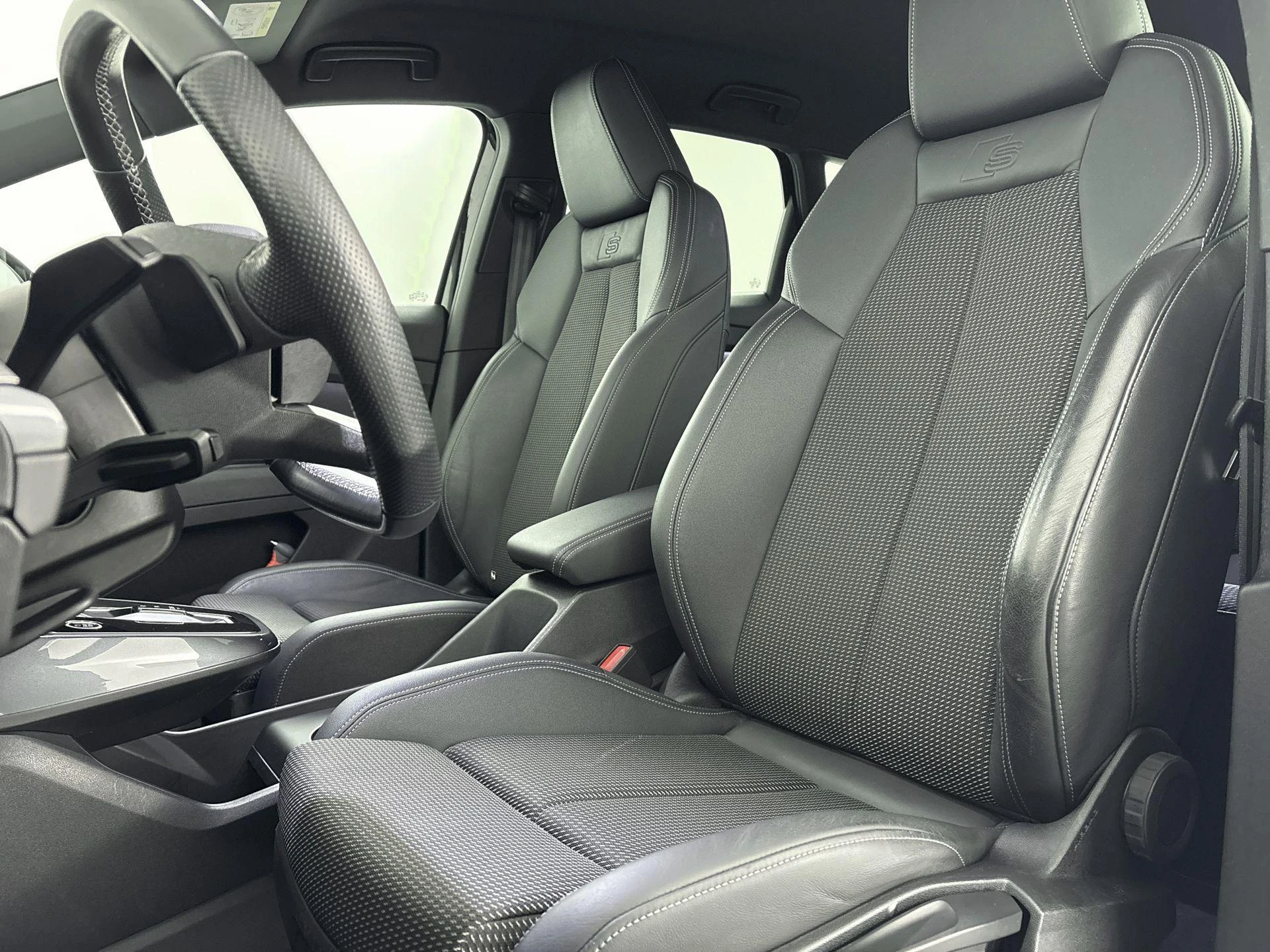 Audi-Q4 e-tron-image-27
