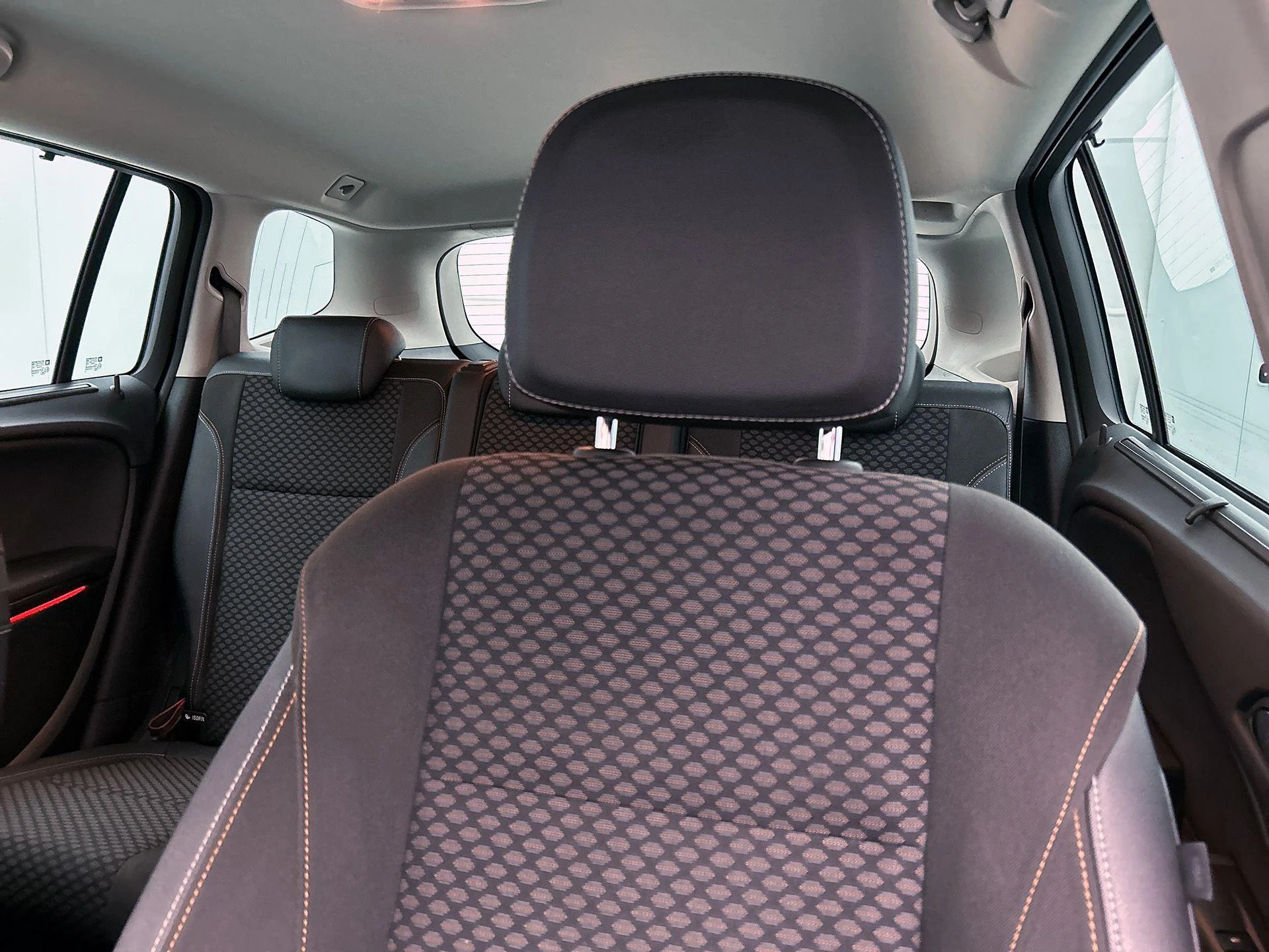 Opel-Zafira Tourer-image-12