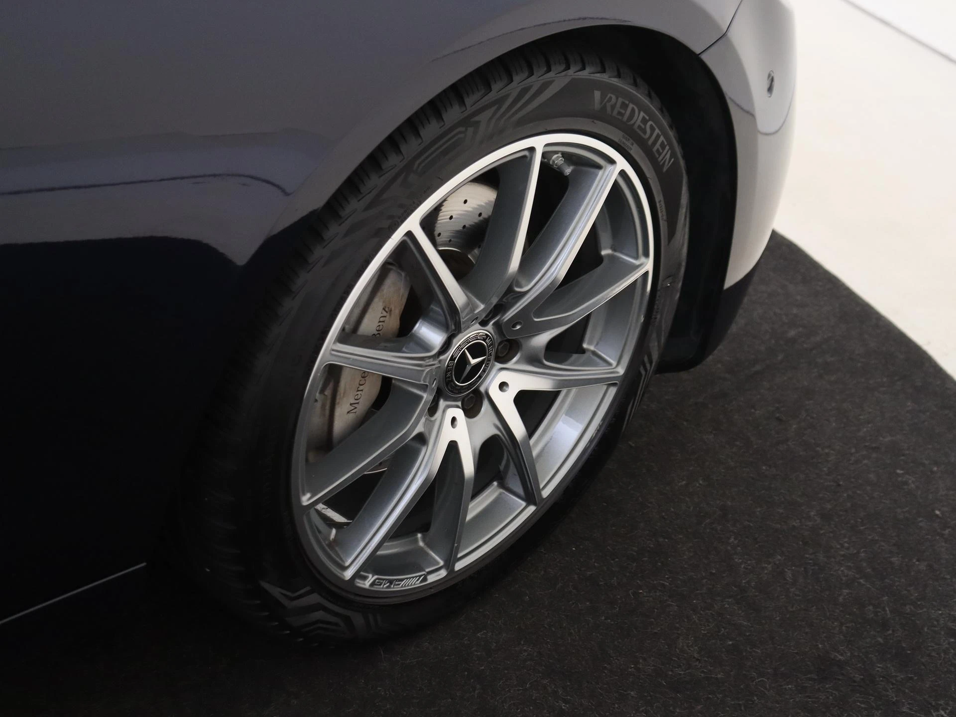 Mercedes-Benz-E-Klasse-image-27