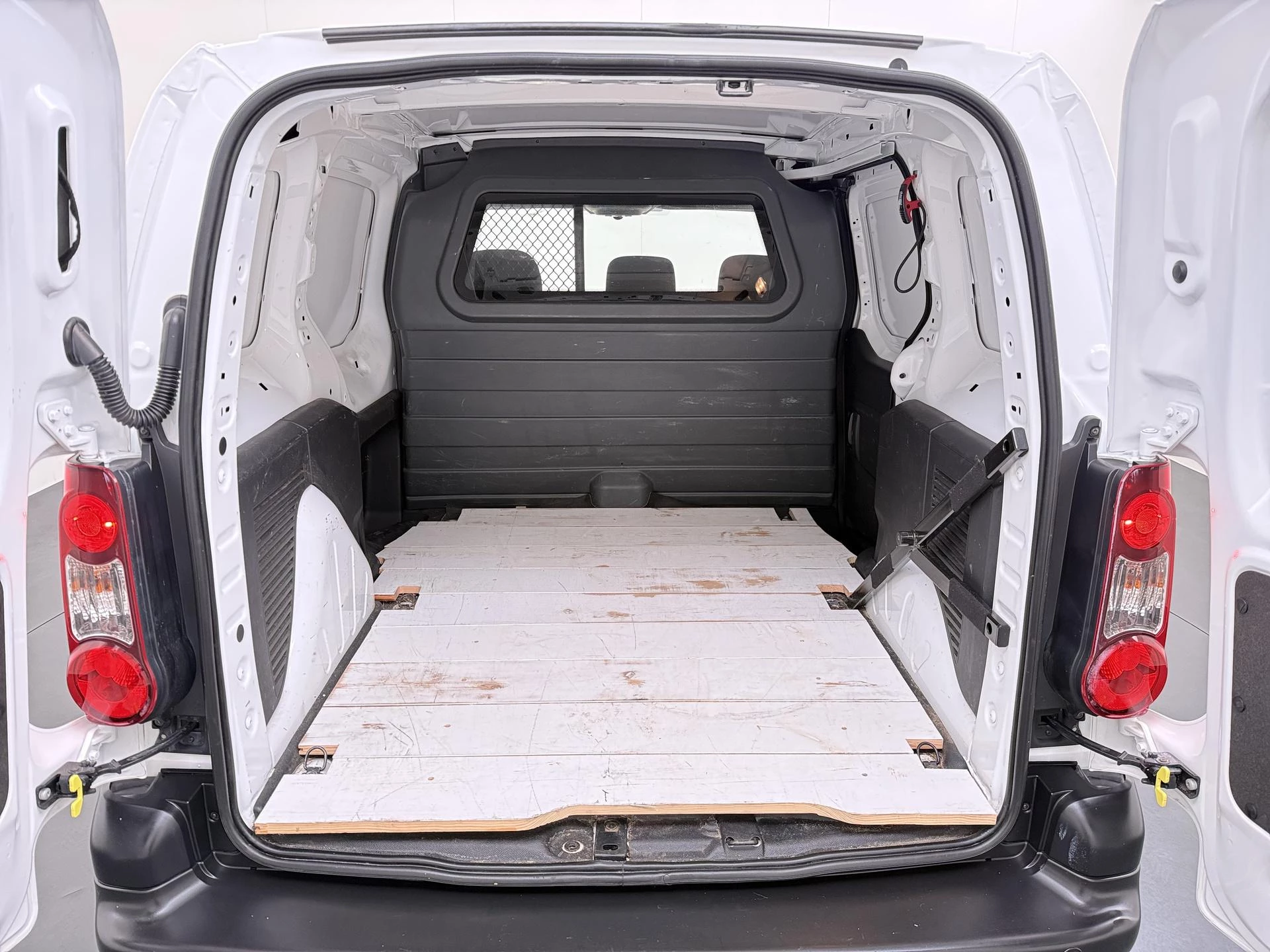 Peugeot-e-Partner-image-6