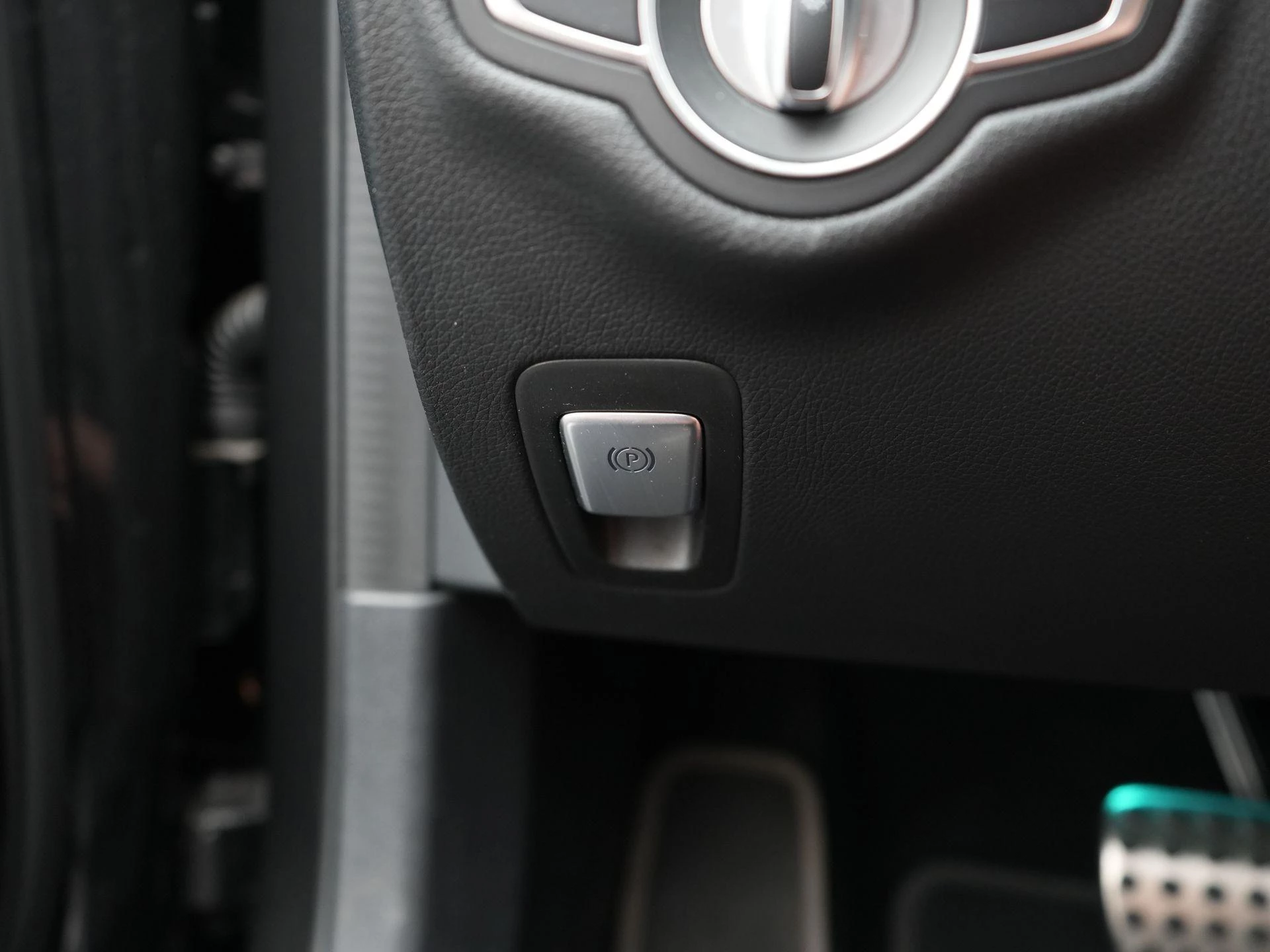 Mercedes-Benz-C-Klasse-image-36