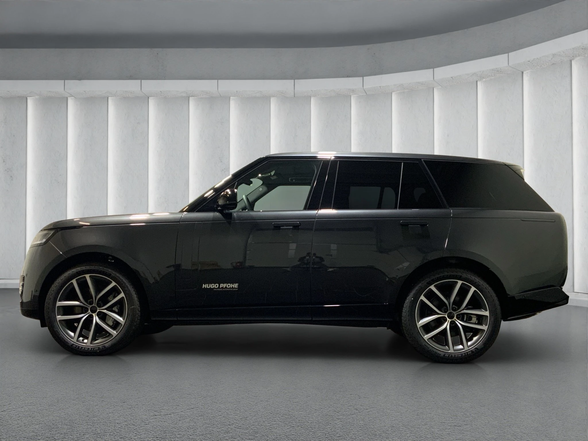 Land Rover-Range Rover-image-4