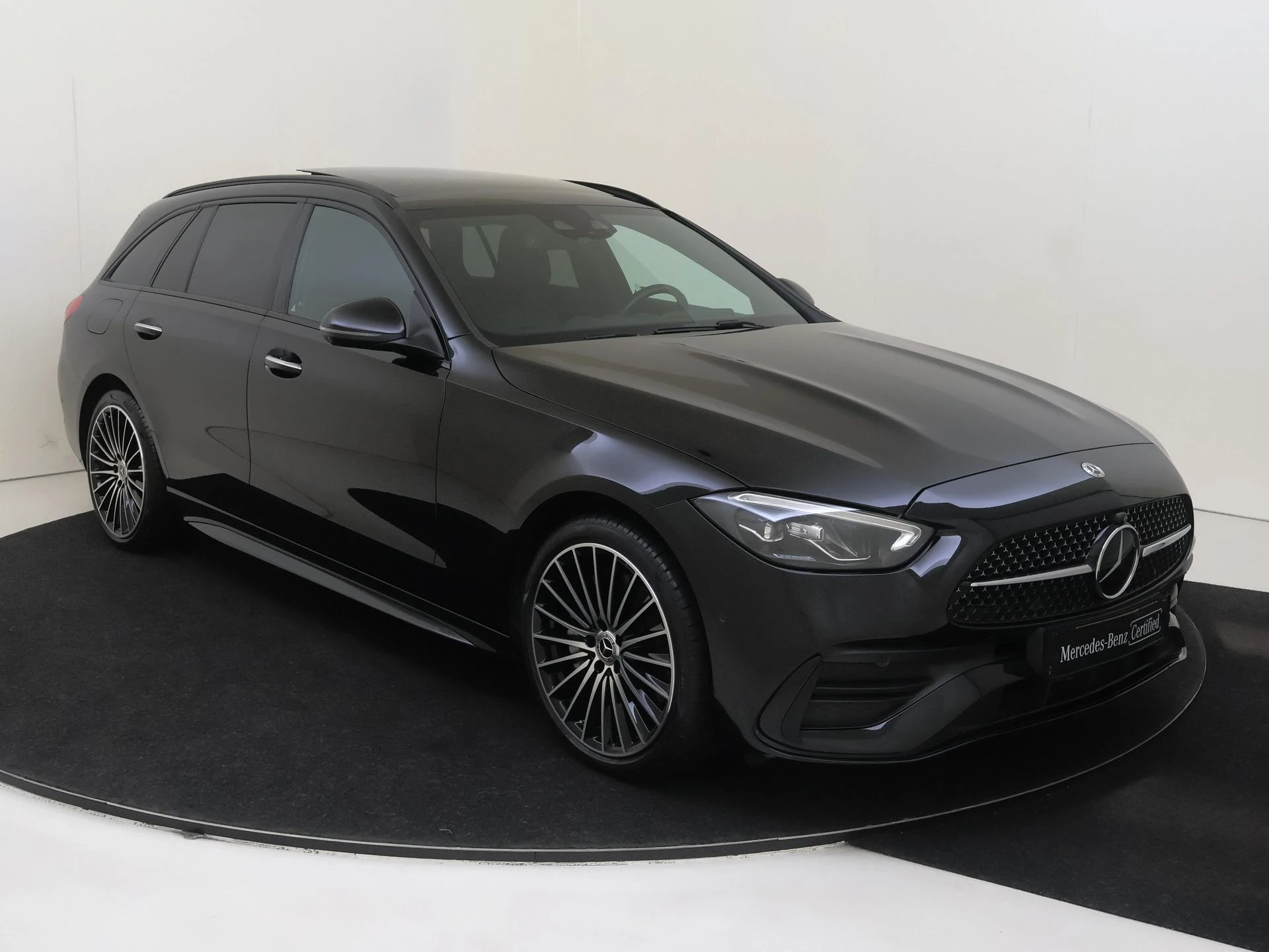 Mercedes-Benz-C-Klasse-image-4