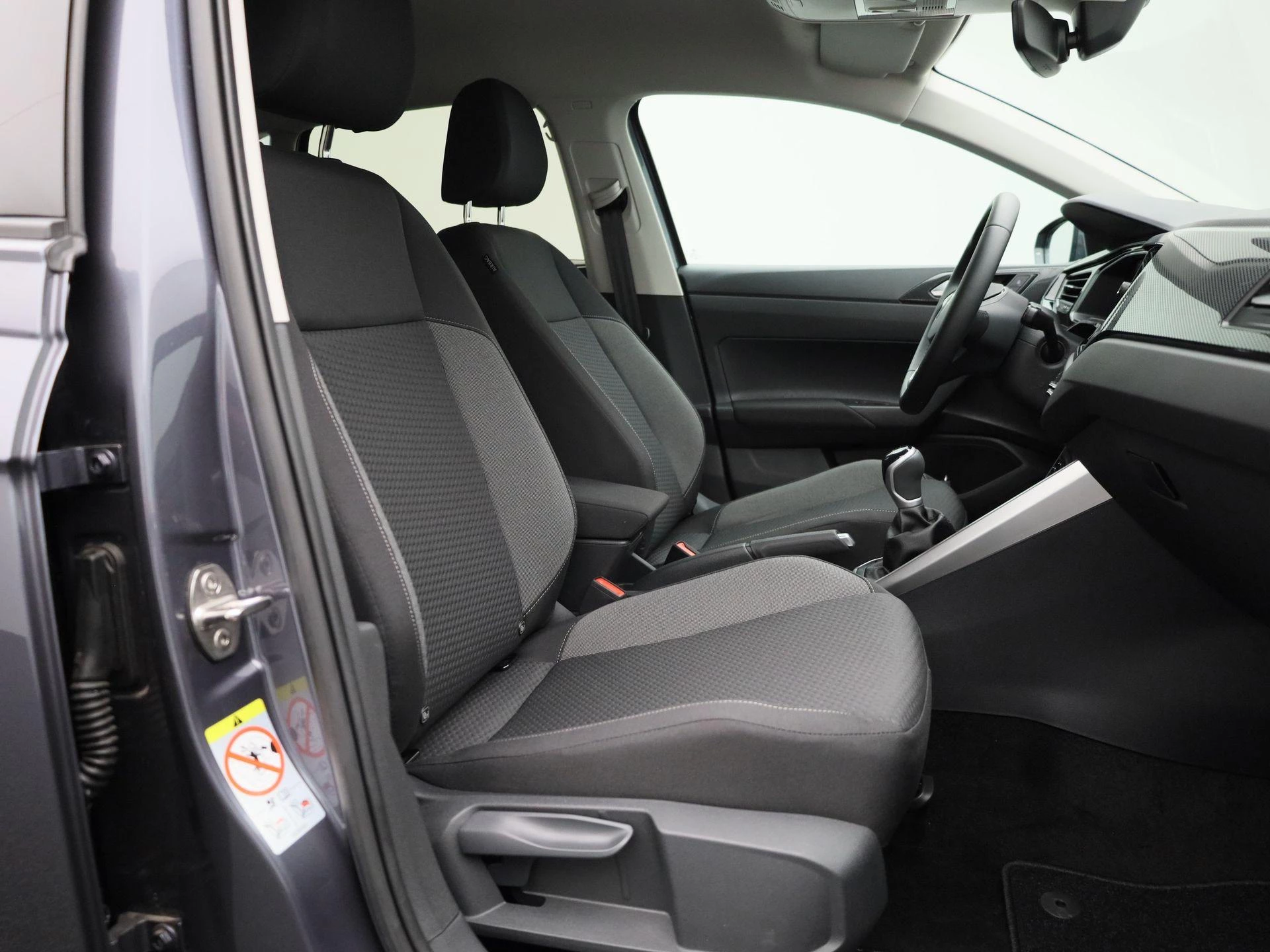 Volkswagen-Polo-image-32