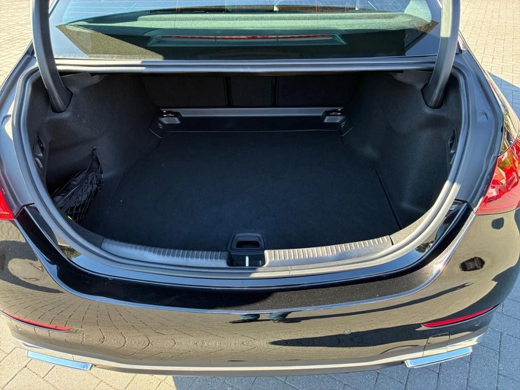 Mercedes-Benz-C-Klasse 300 d-image-11