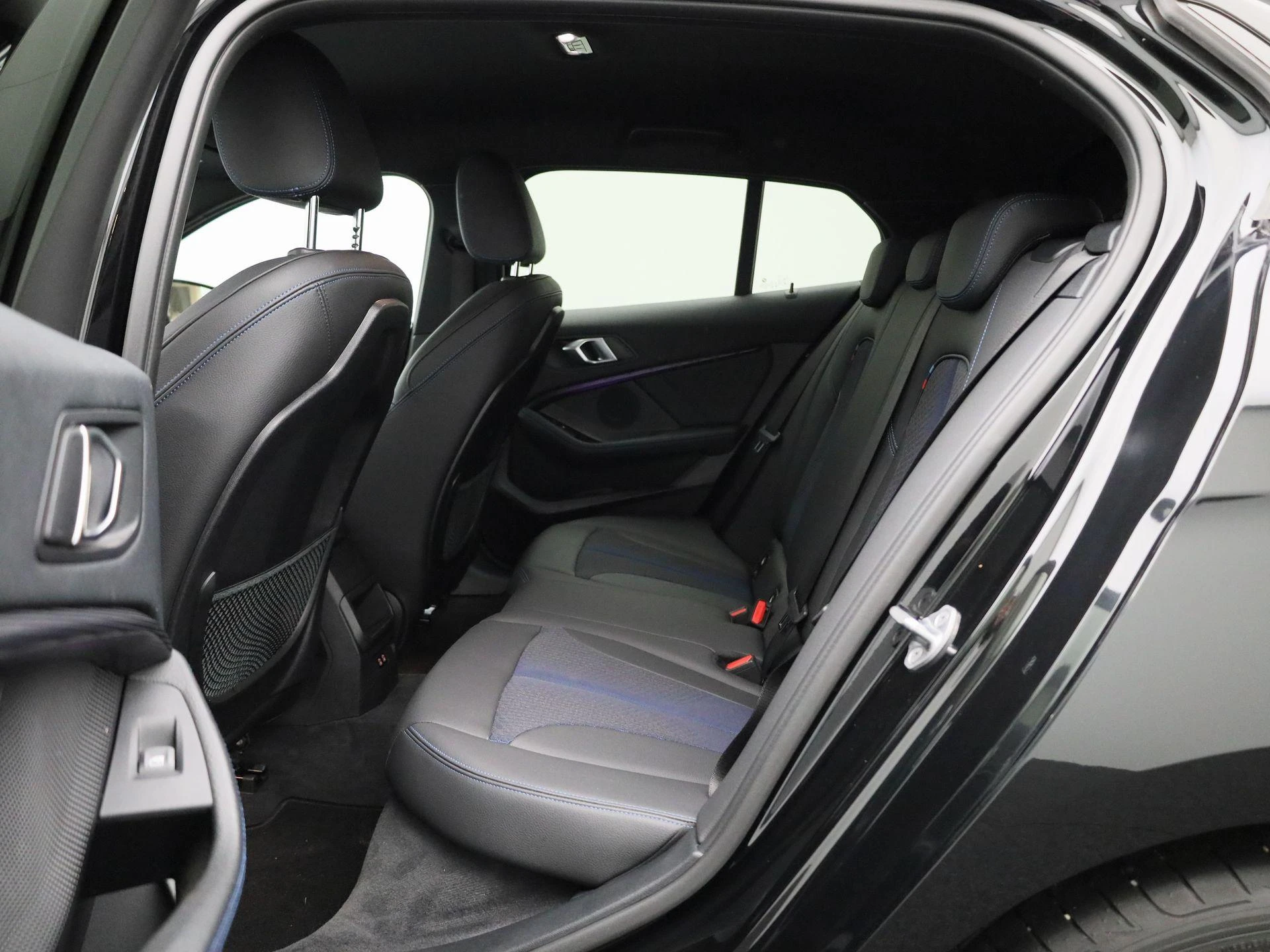 BMW-1 Reeks-image-11