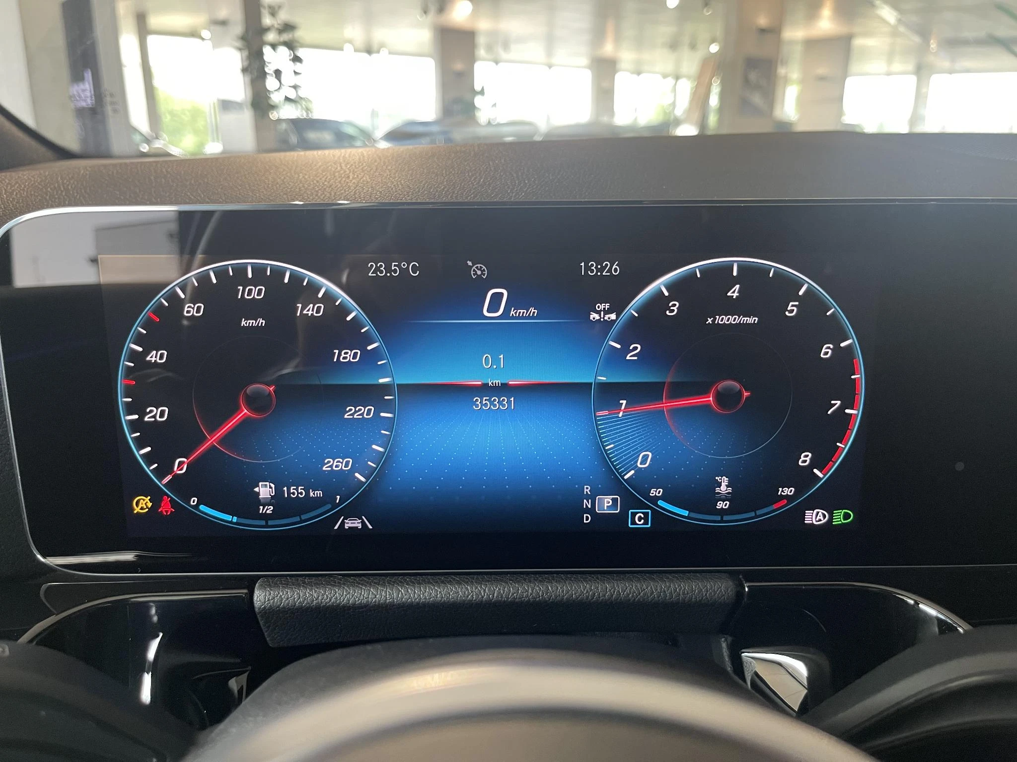 Mercedes-Benz GLA 200 Luxury Line + MULTIBEAM LED + PANO DAK + CARPLAY + TREKHAAK +